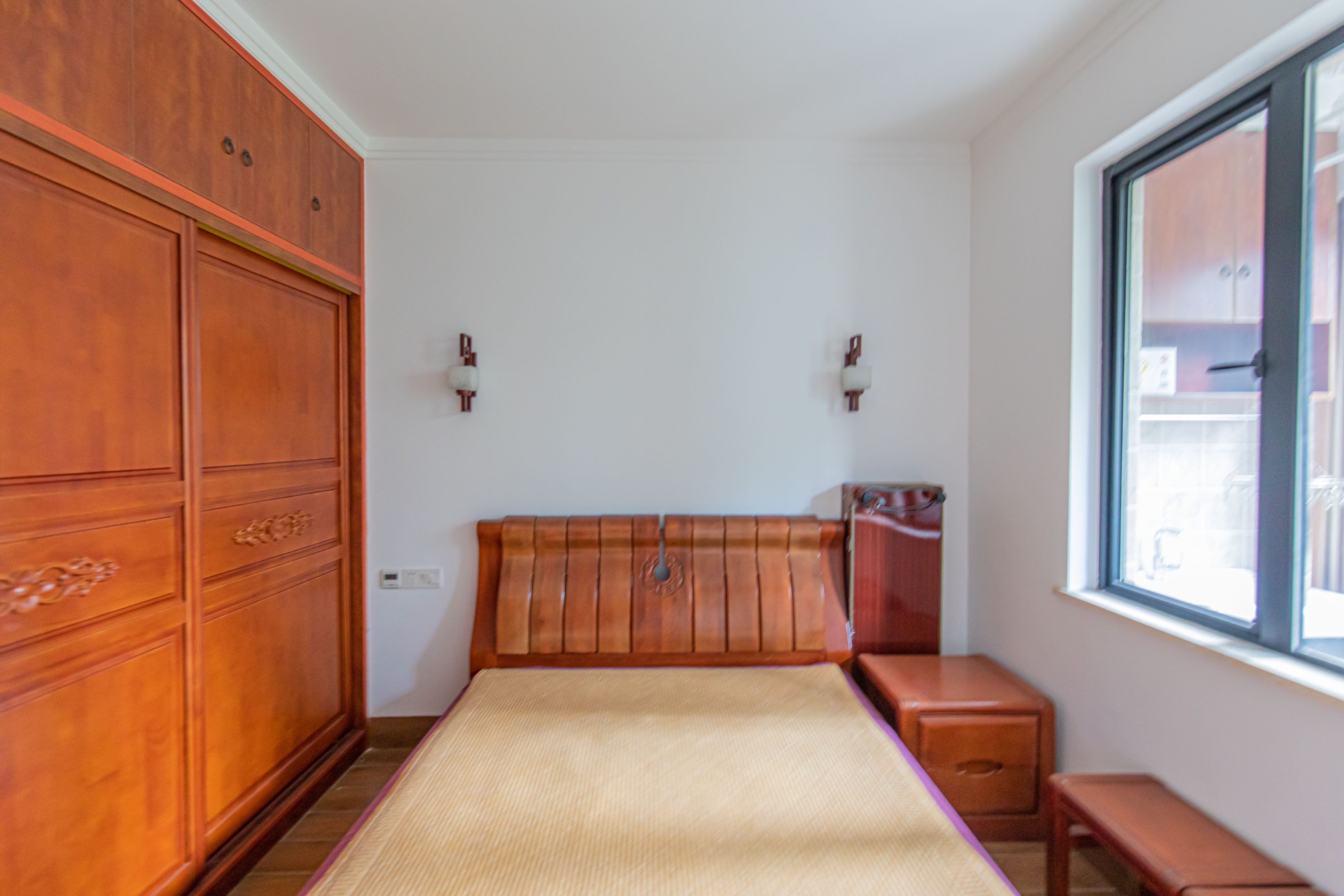 松雅湖金岸  3室2厅2卫    125.0万卧室