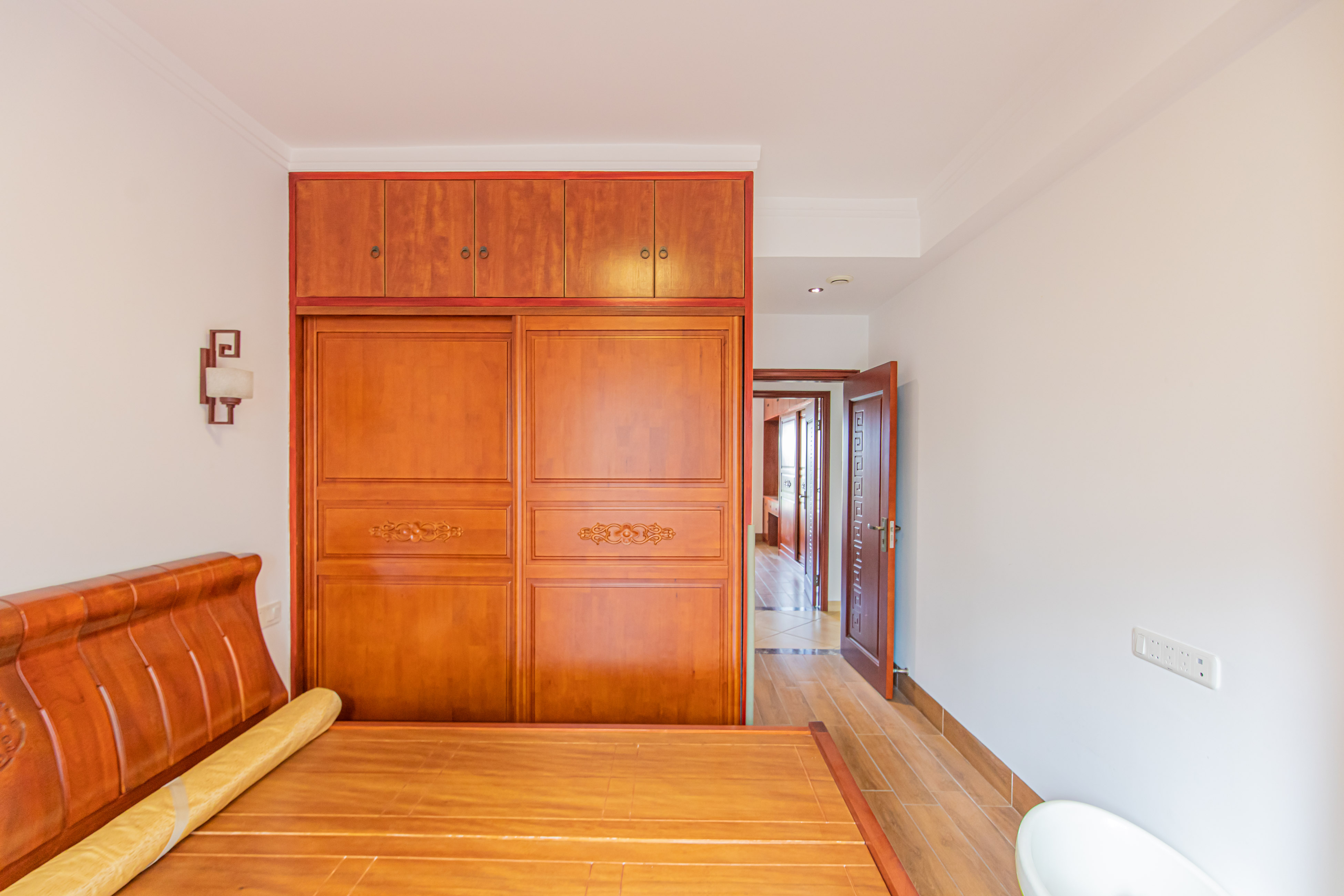 松雅湖金岸  3室2厅2卫    125.0万卧室