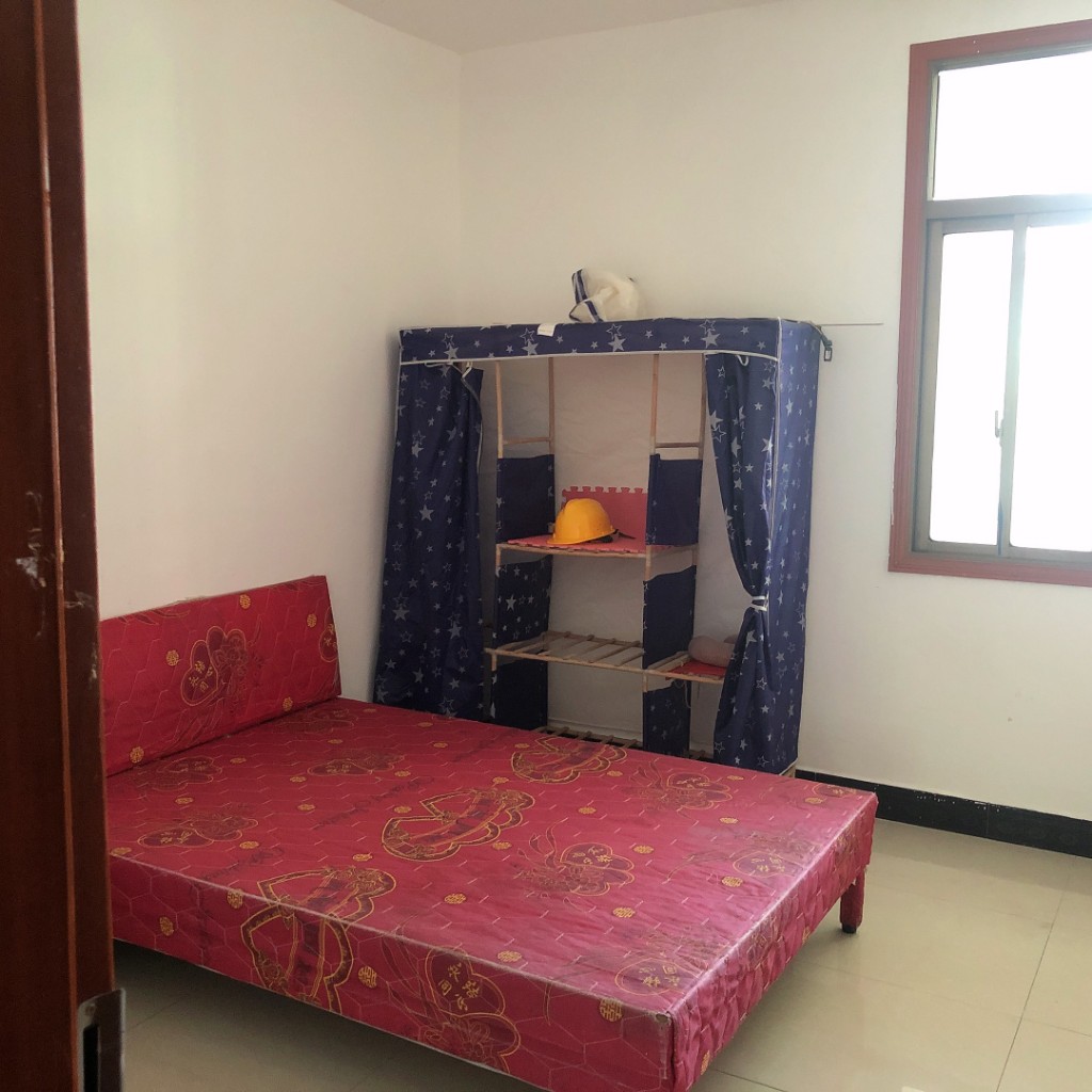 明月小区 3室2厅2卫 1200.0元/月 明月小区 3室2厅2卫 1200.0元/月室内图