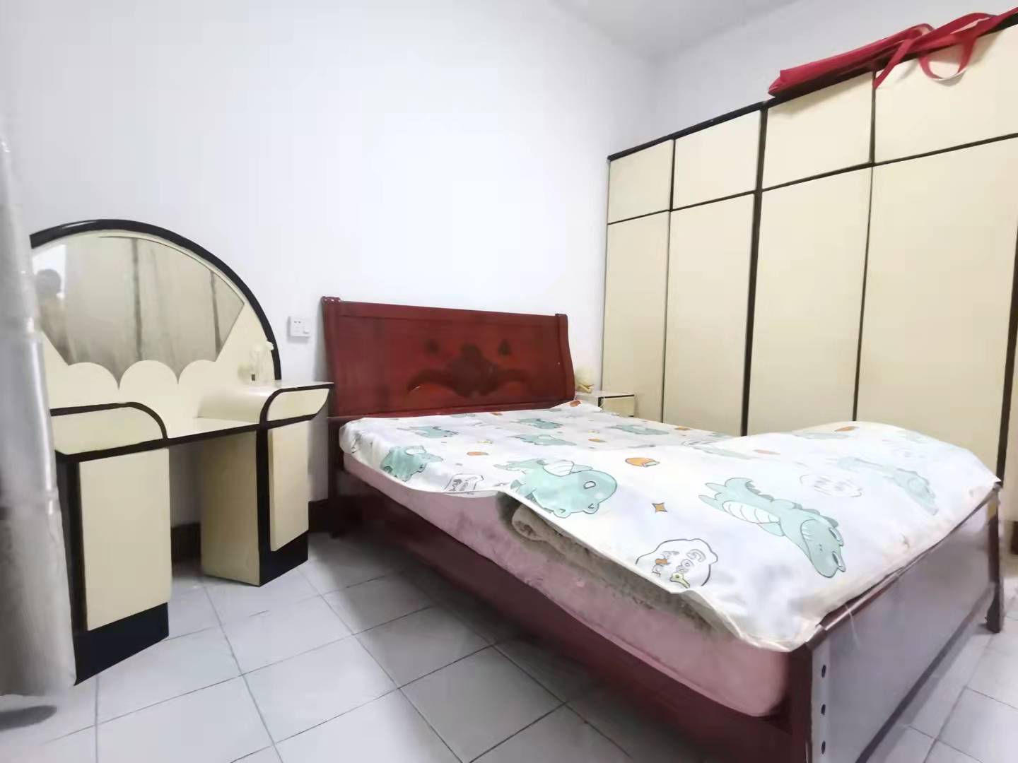 梓园社区(麻纺厂宿舍) 2室1厅1卫 700.0元/月 梓园社区(麻纺厂宿舍) 2室1厅1卫 700.0元/月室内图