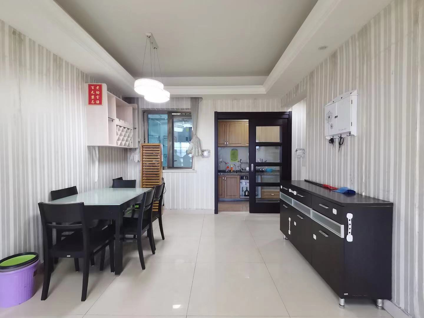 碧桂园 4室2厅2卫 105.8万 碧桂园 4室2厅2卫 105.8万客厅