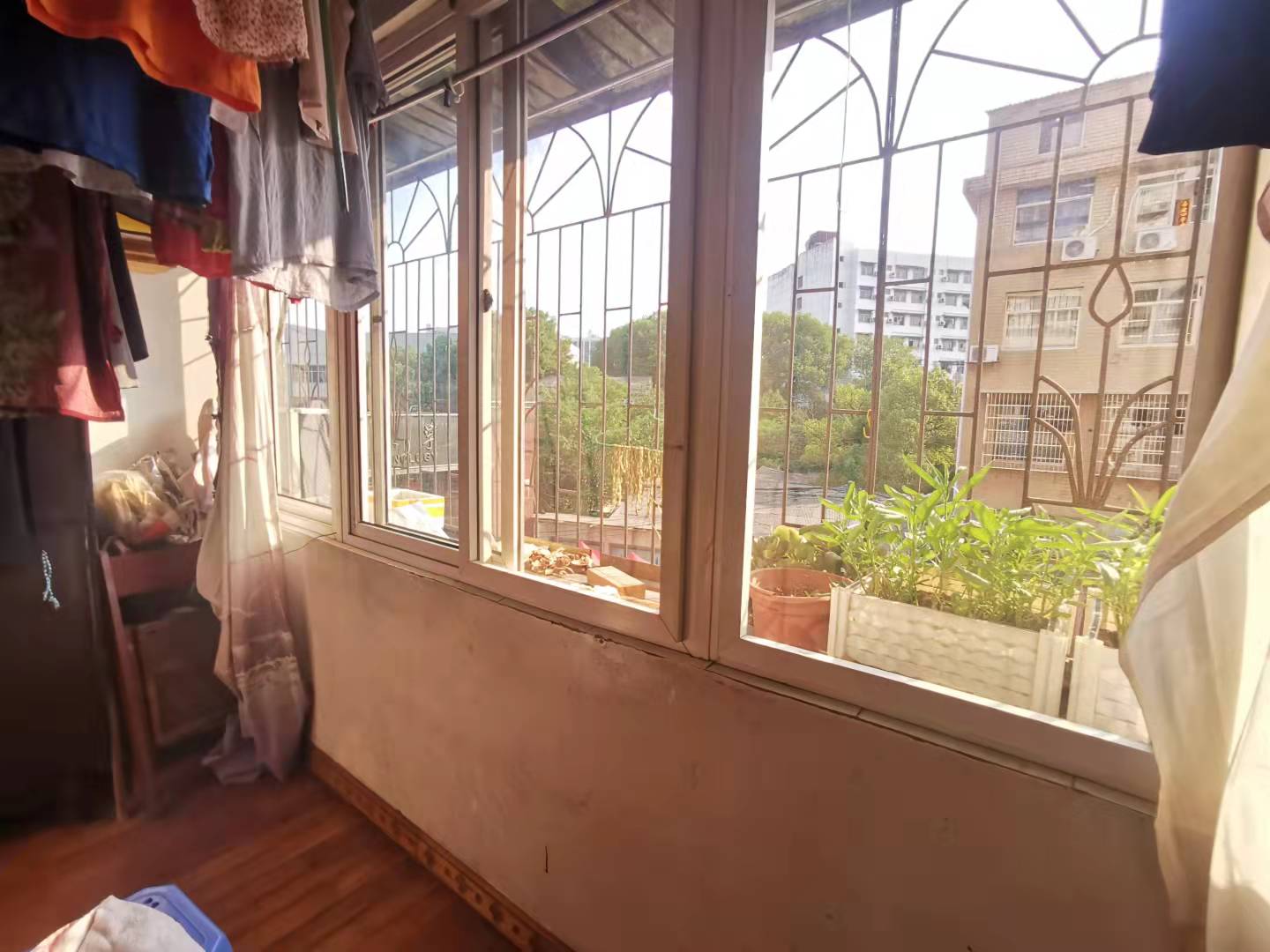 工学院学府村 3室2厅1卫 52.0万 工学院学府村 3室2厅1卫 52.0万客厅