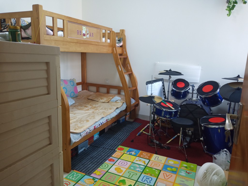 湖景名城 2室2厅1卫 36.0万 湖景名城 2室2厅1卫 36.0万客厅