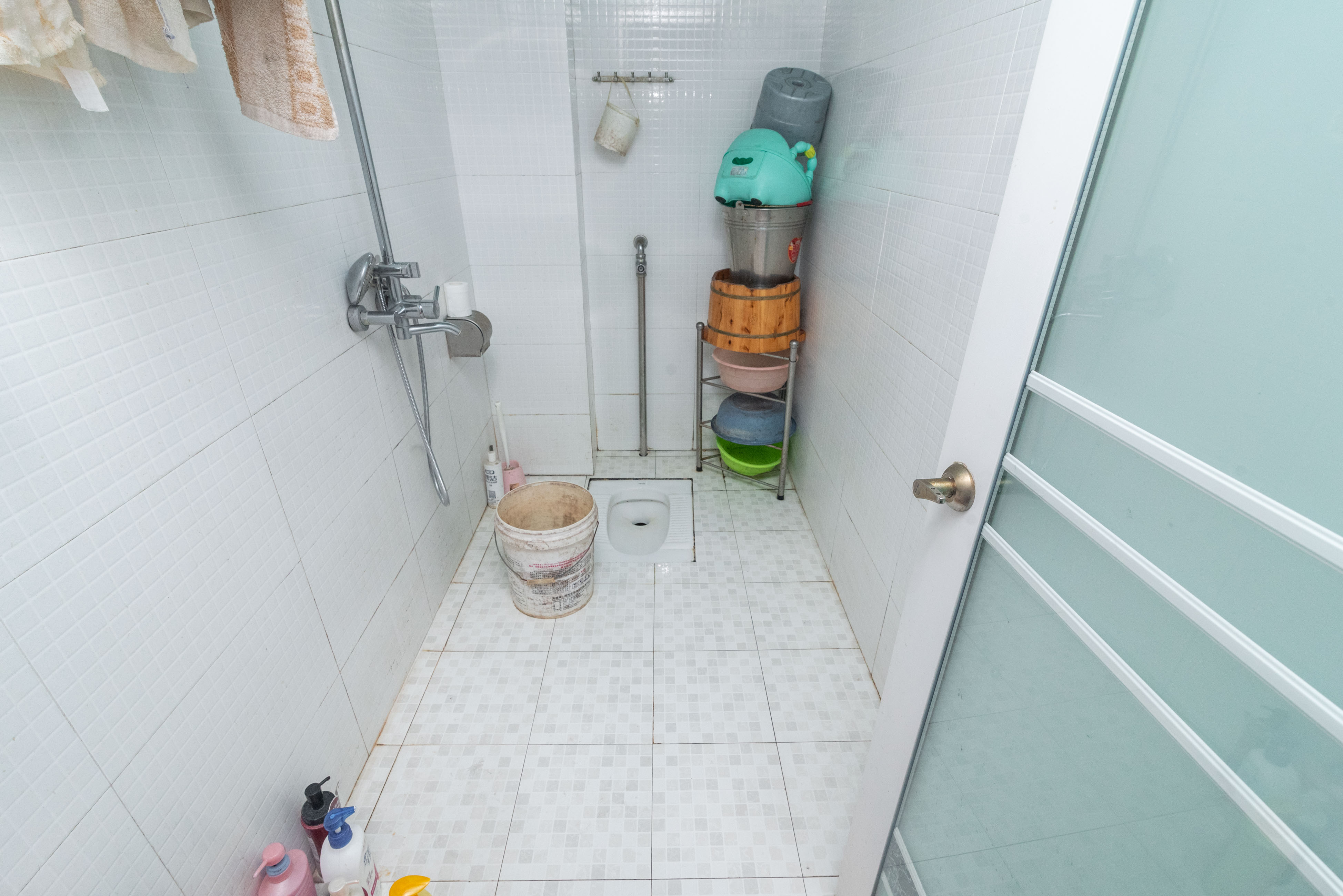 长宝1667  3室2厅2卫    176.8万卫生间