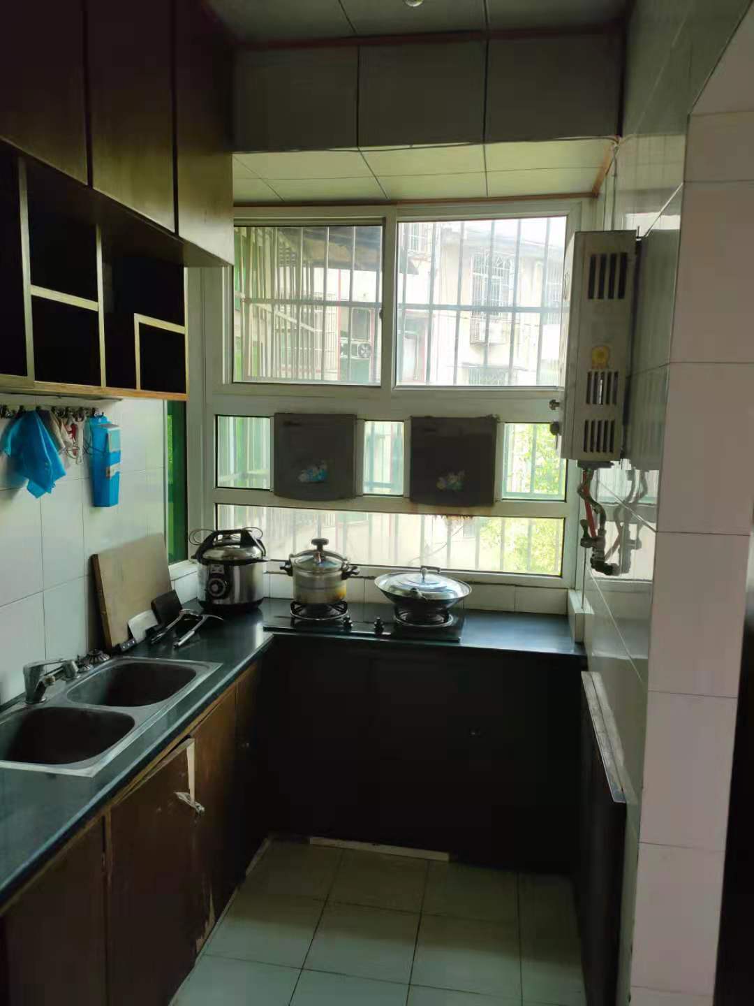 芙蓉小区新华东路123号 2室2厅1卫 39.8万 芙蓉小区新华东路123号 2室2厅1卫 39.8万客厅