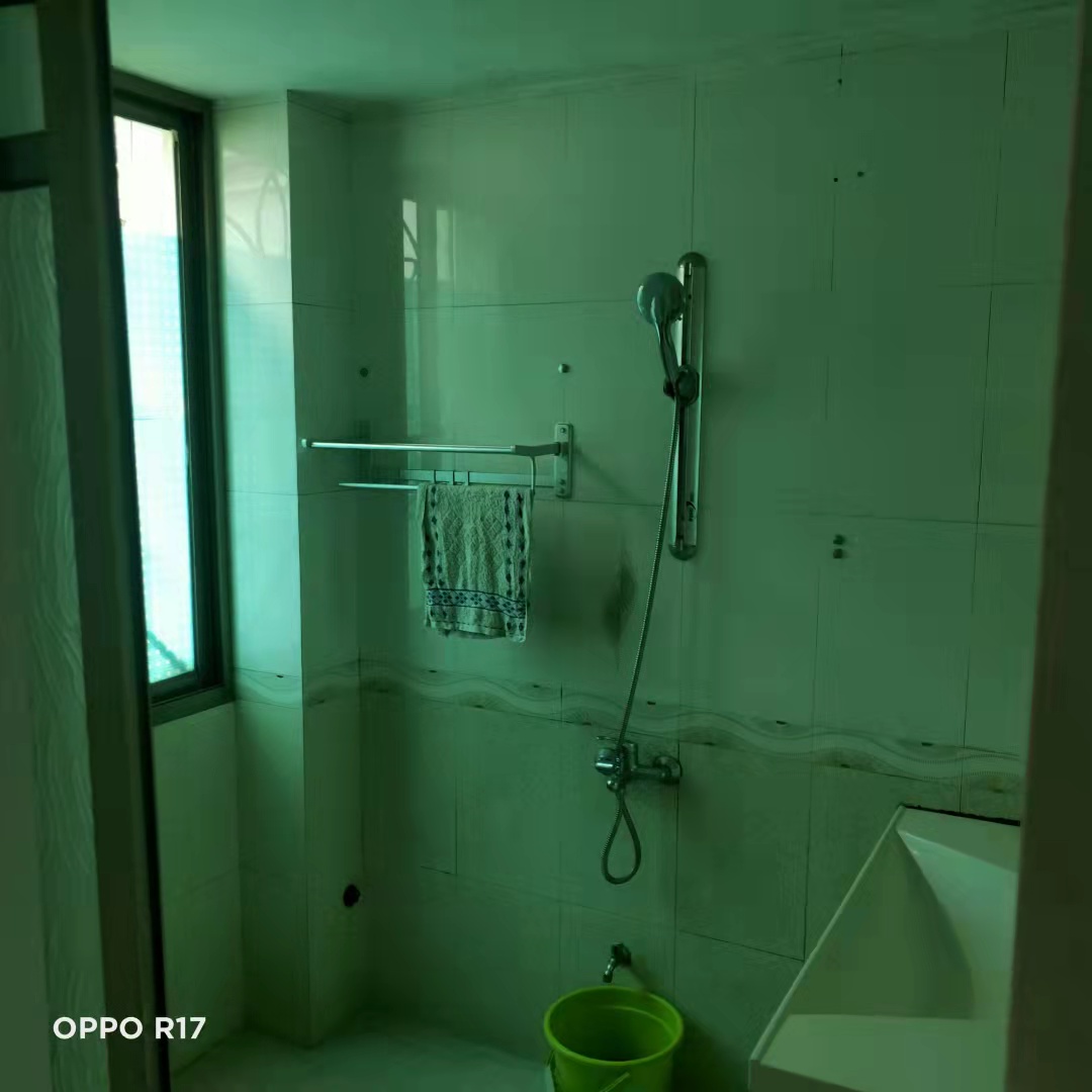 君昇花苑  4室2厅2卫    2000.0元/月 君昇花苑  4室2厅2卫    2000.0元/月室内图