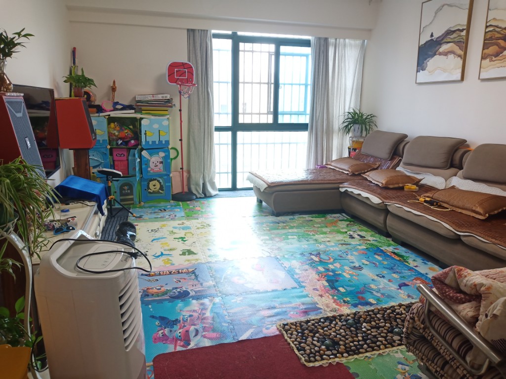 湖景名城 2室2厅1卫 36.0万 湖景名城 2室2厅1卫 36.0万客厅