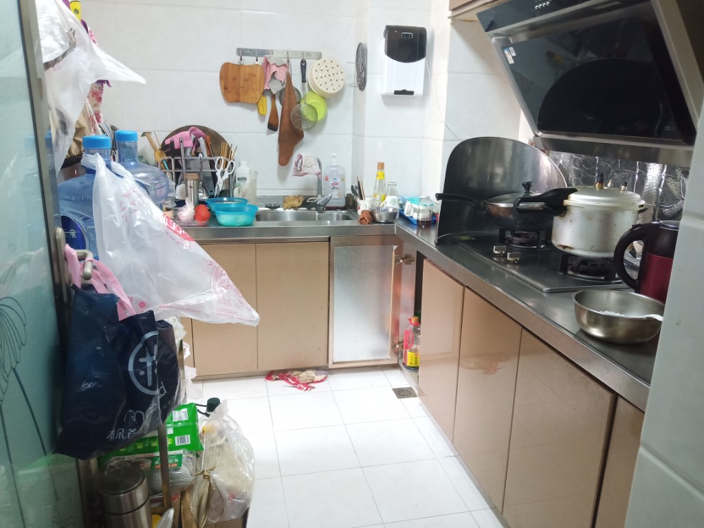 湖景名城 2室2厅1卫 36.0万 湖景名城 2室2厅1卫 36.0万客厅