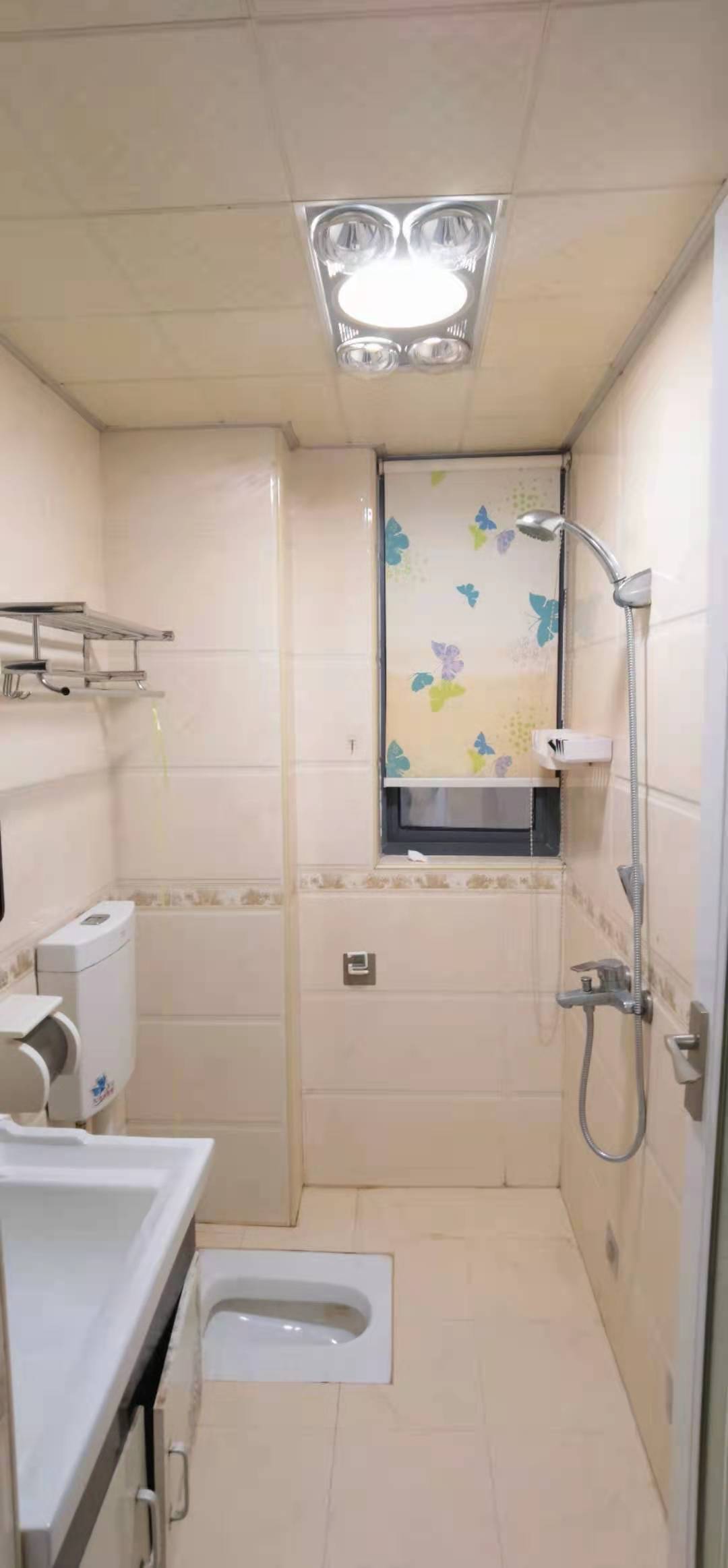 华晨御园 2室2厅1卫 56.0万 华晨御园 2室2厅1卫 56.0万客厅