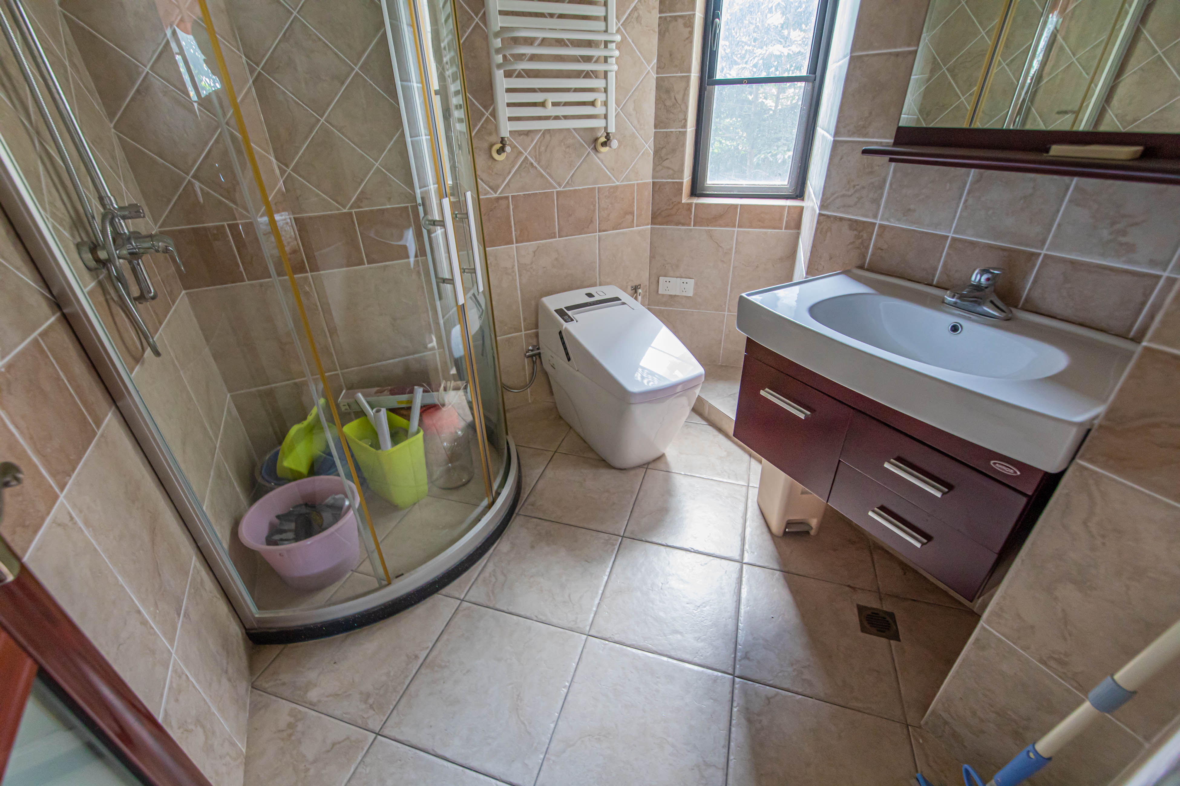 松雅湖金岸  3室2厅2卫    125.0万卫生间