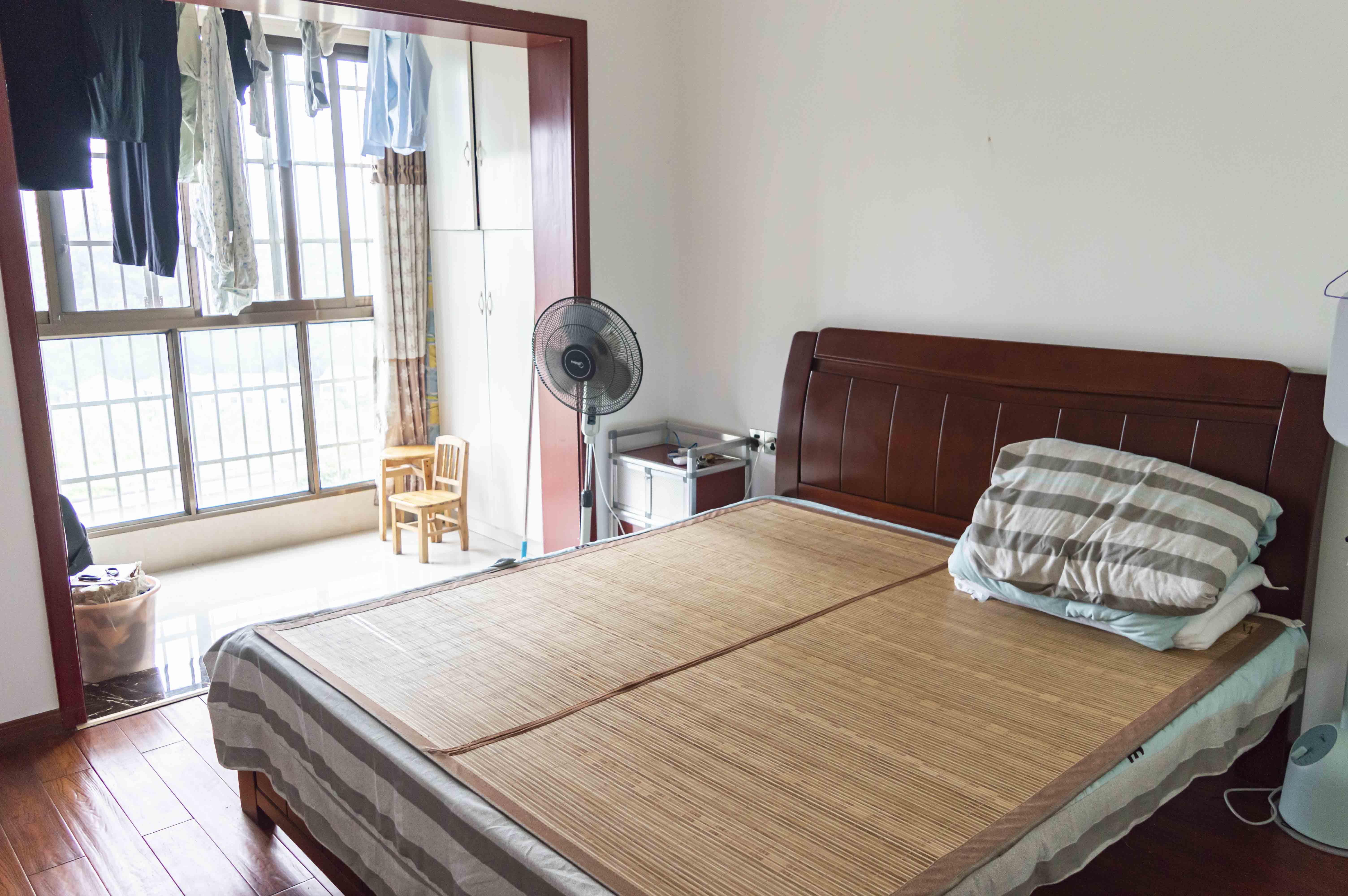 时代华府 2室2厅1卫 60.8万 时代华府 2室2厅1卫 60.8万客厅