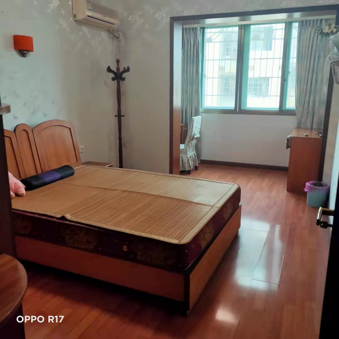 君昇花苑  4室2厅2卫    2000.0元/月 君昇花苑  4室2厅2卫    2000.0元/月室内图