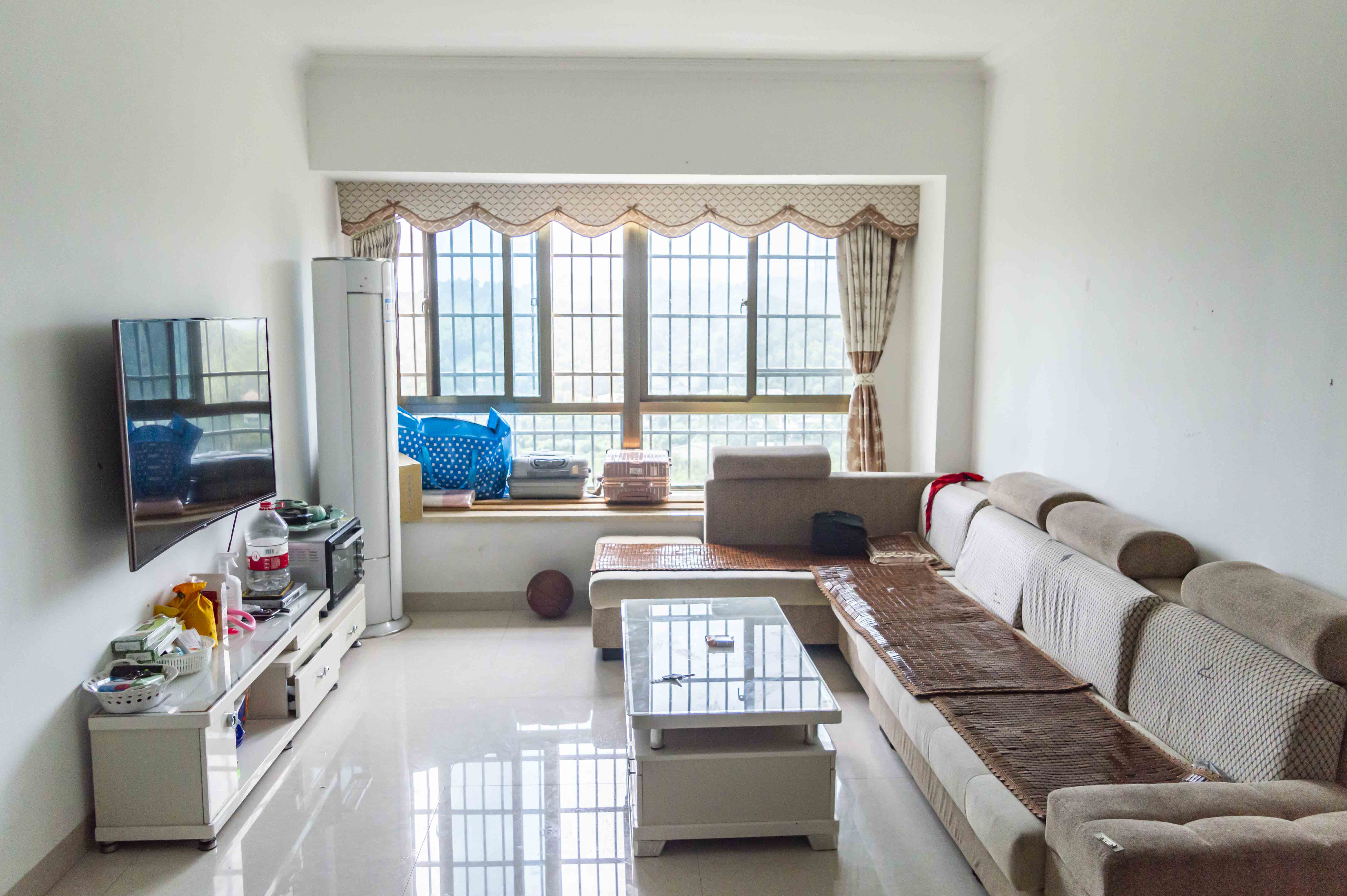 时代华府 2室2厅1卫 60.8万 时代华府 2室2厅1卫 60.8万客厅