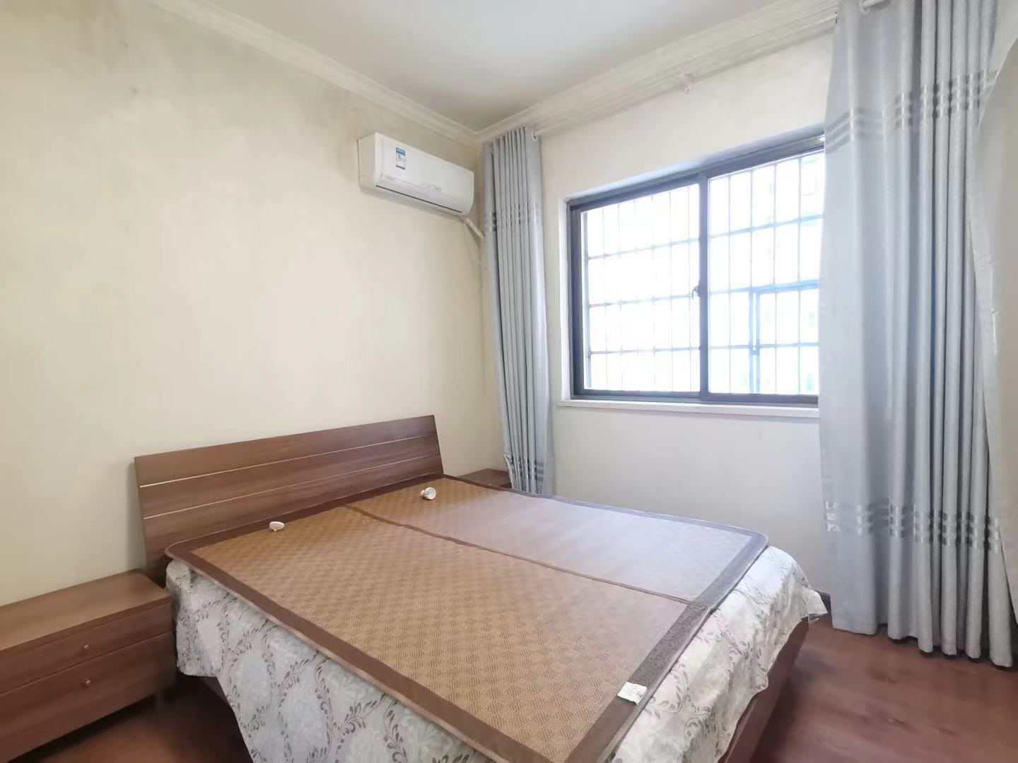 碧桂园 4室2厅2卫 105.8万 碧桂园 4室2厅2卫 105.8万客厅