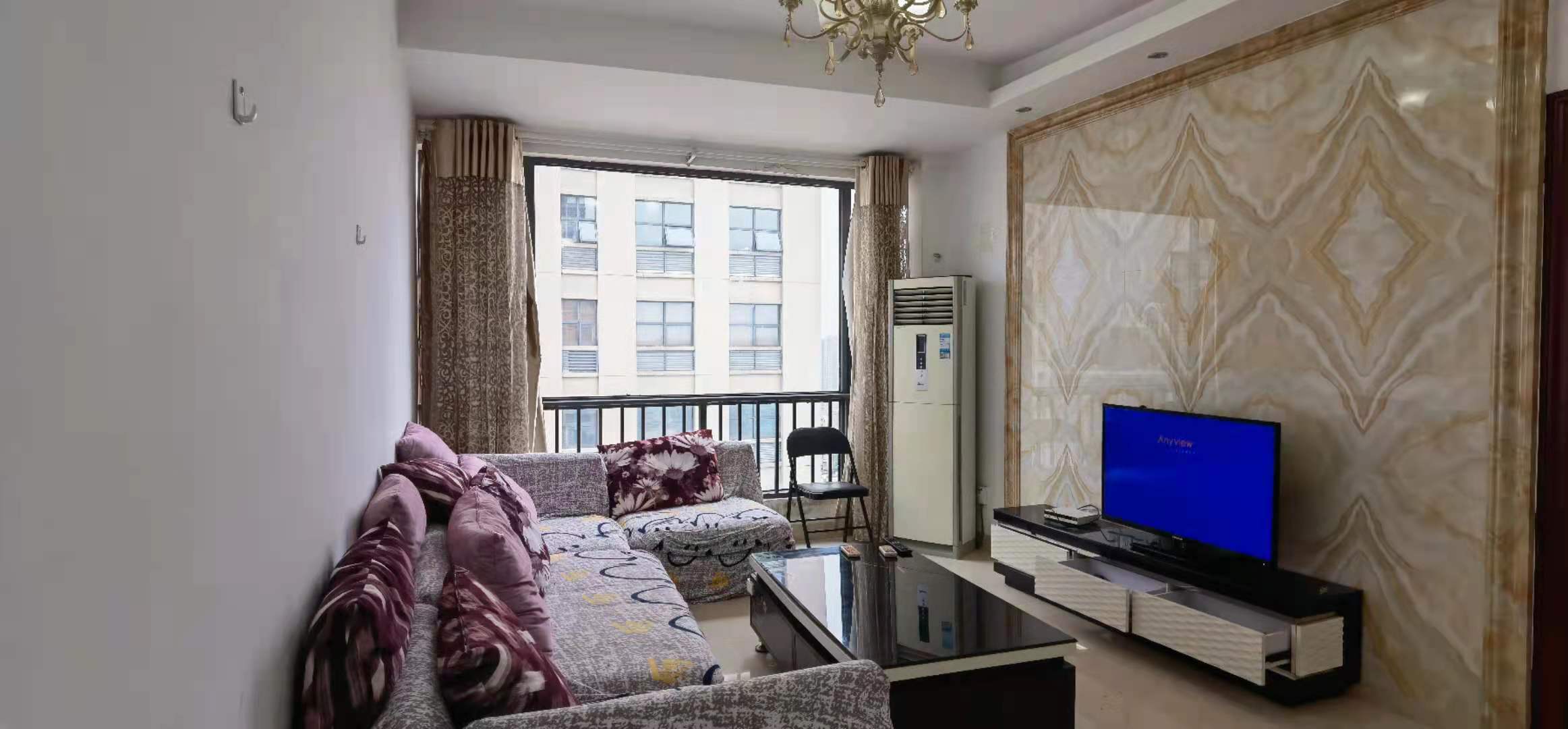 华晨御园 2室2厅1卫 56.0万 华晨御园 2室2厅1卫 56.0万客厅