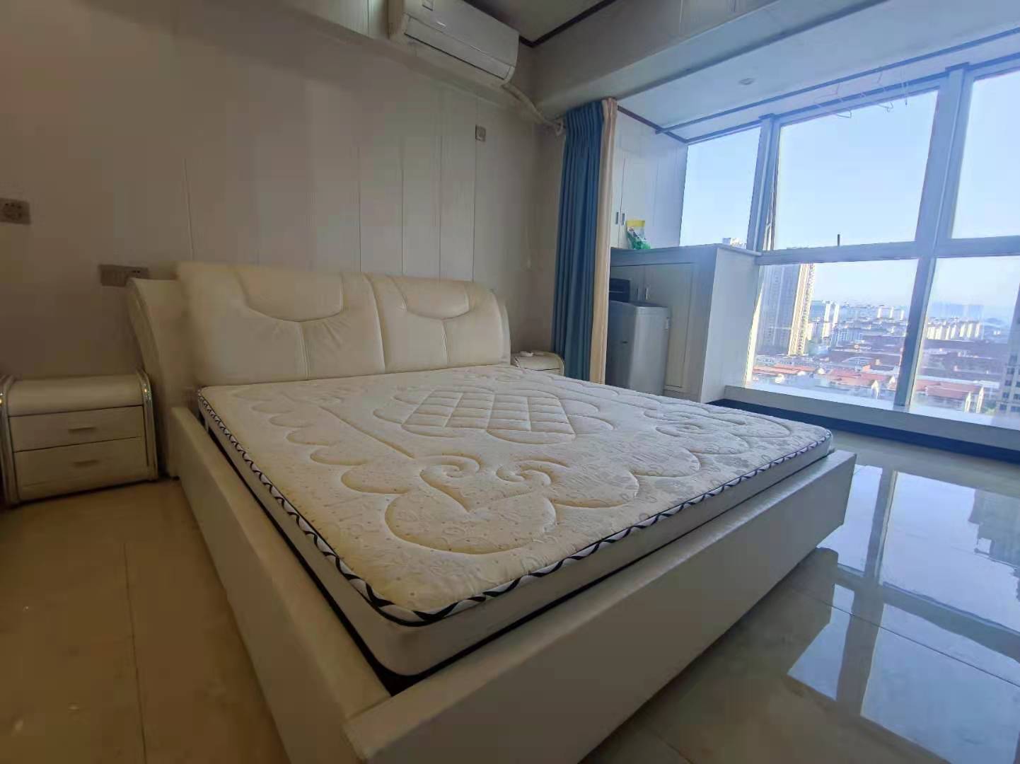 雄森国际  1室1厅1卫    1700.0元/月 雄森国际  1室1厅1卫    1700.0元/月室内图