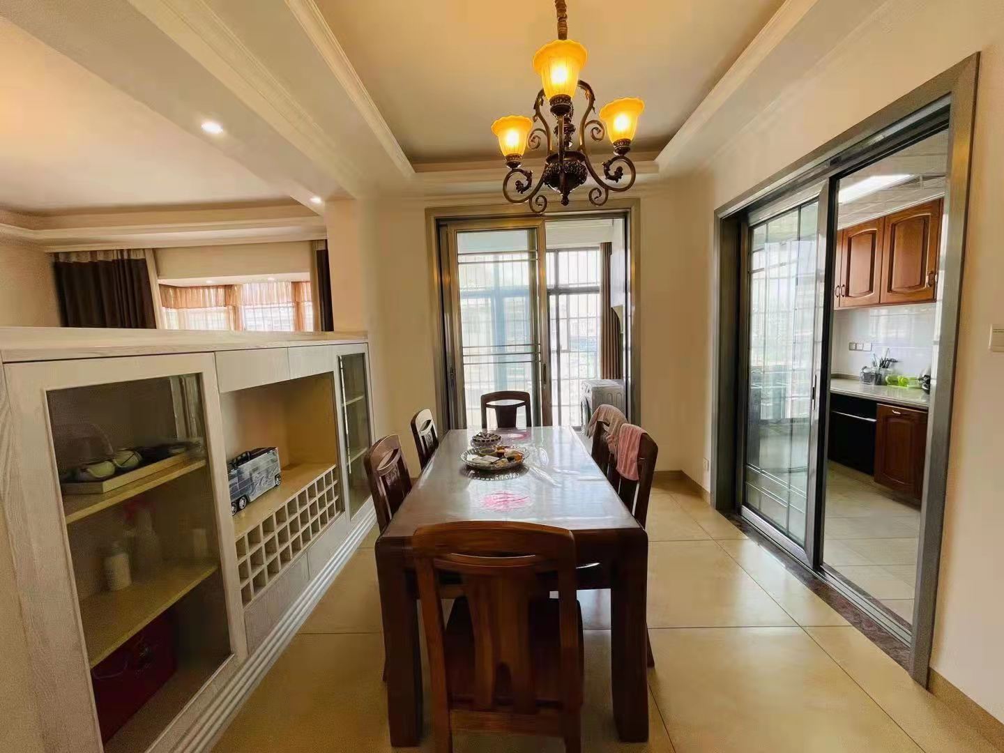 裕景龙苑 3室2厅2卫 79.8万 裕景龙苑 3室2厅2卫 79.8万客厅