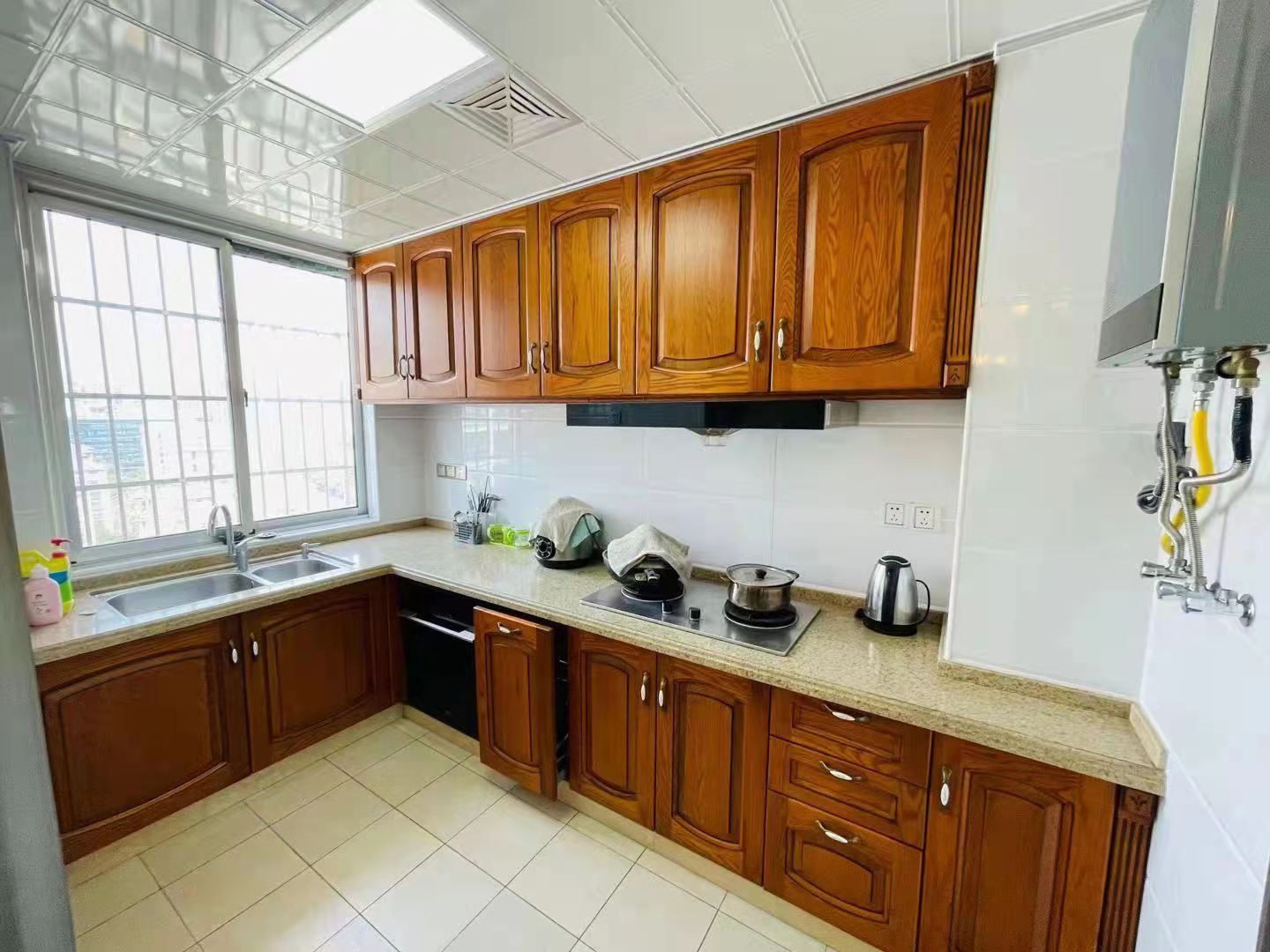 裕景龙苑 3室2厅2卫 79.8万 裕景龙苑 3室2厅2卫 79.8万客厅