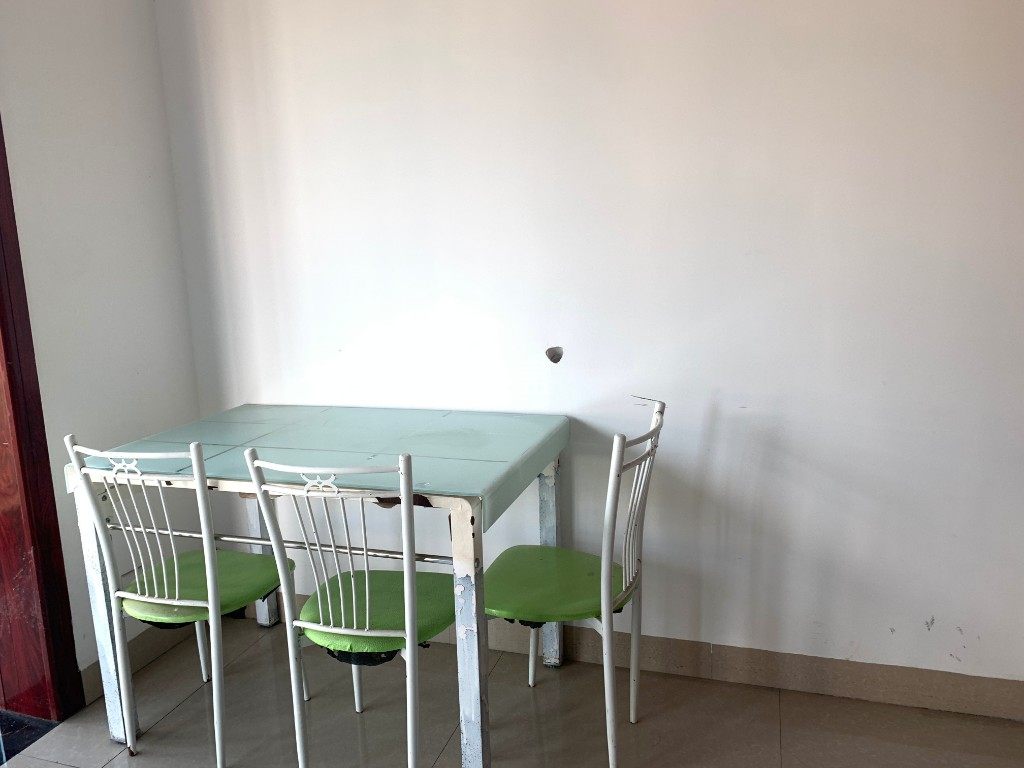 亚华名都 3室2厅1卫 1600.0元/月 亚华名都 3室2厅1卫 1600.0元/月室内图