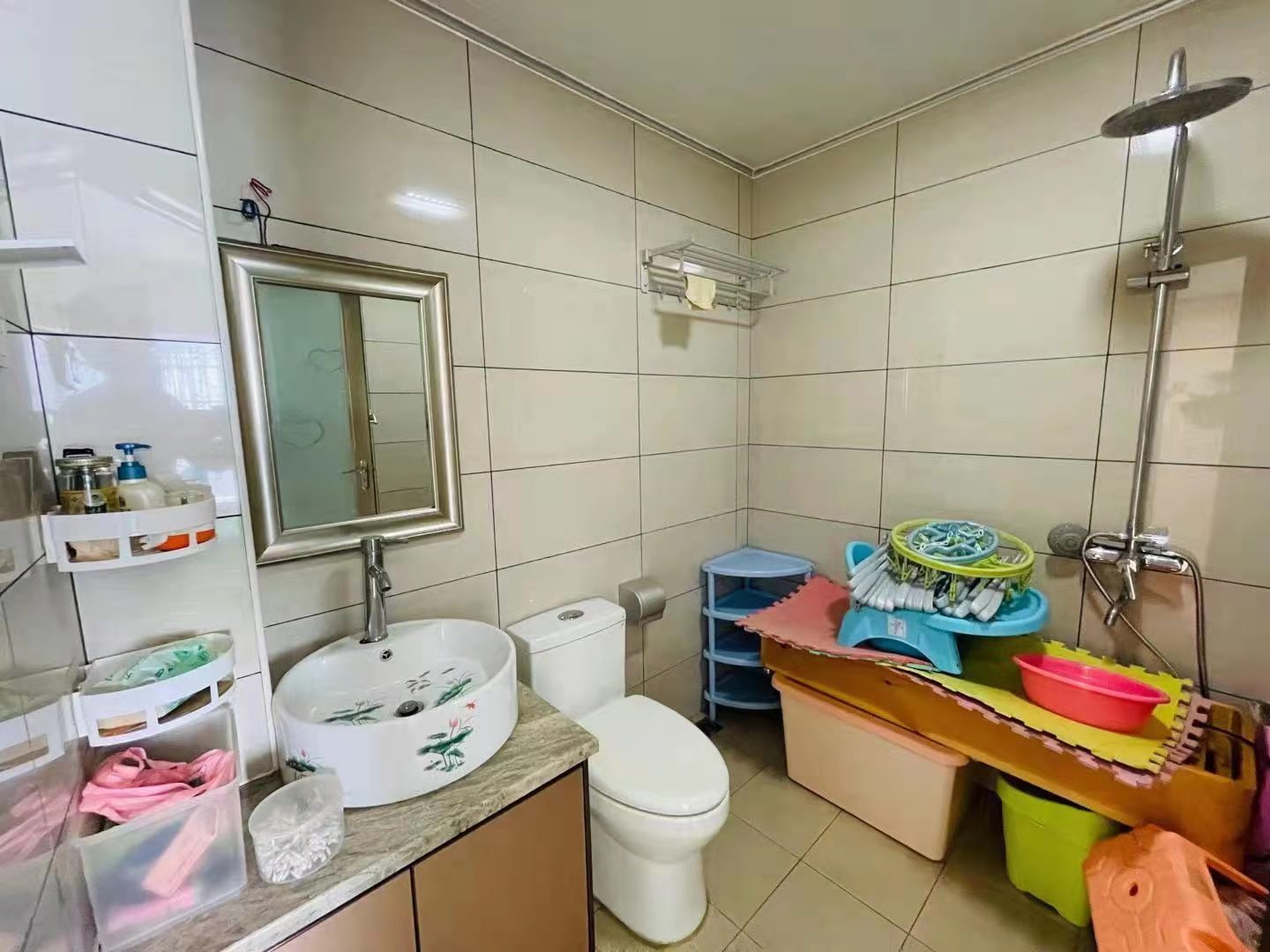 裕景龙苑 3室2厅2卫 79.8万 裕景龙苑 3室2厅2卫 79.8万客厅