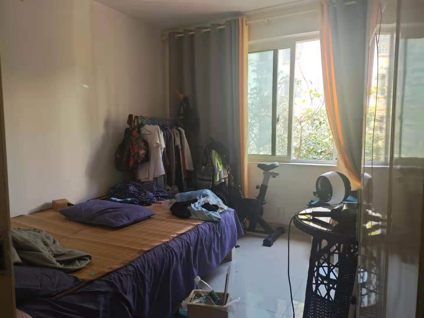 精锐华府(精锐华庭) 2室2厅1卫 49.8万 精锐华府(精锐华庭) 2室2厅1卫 49.8万客厅