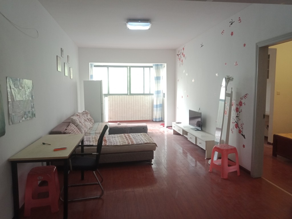 愉景湾东域  2室2厅1卫   1400.00元/月