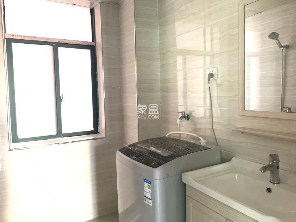 亚华名都 3室2厅1卫 1600.0元/月 亚华名都 3室2厅1卫 1600.0元/月室内图