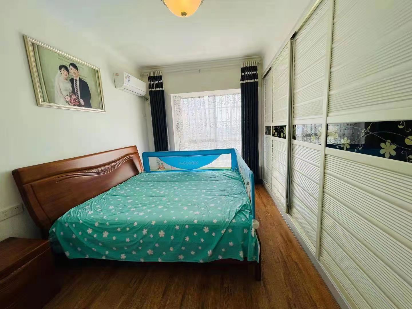 裕景龙苑 3室2厅2卫 79.8万 裕景龙苑 3室2厅2卫 79.8万客厅