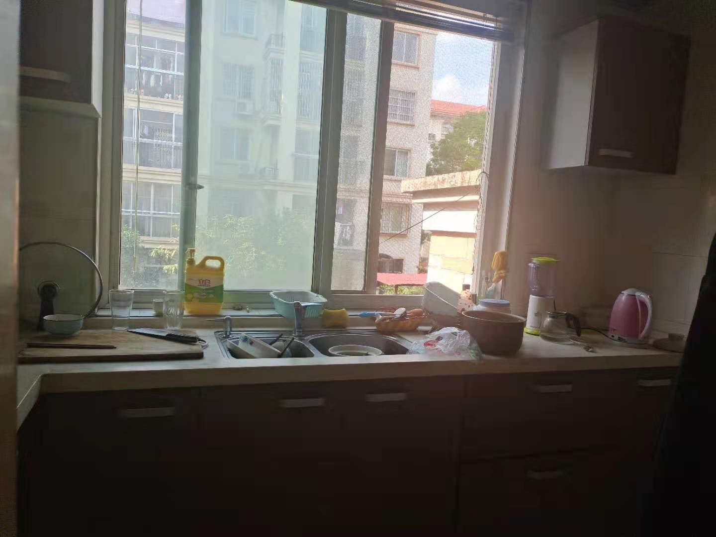 精锐华府(精锐华庭) 2室2厅1卫 49.8万 精锐华府(精锐华庭) 2室2厅1卫 49.8万客厅