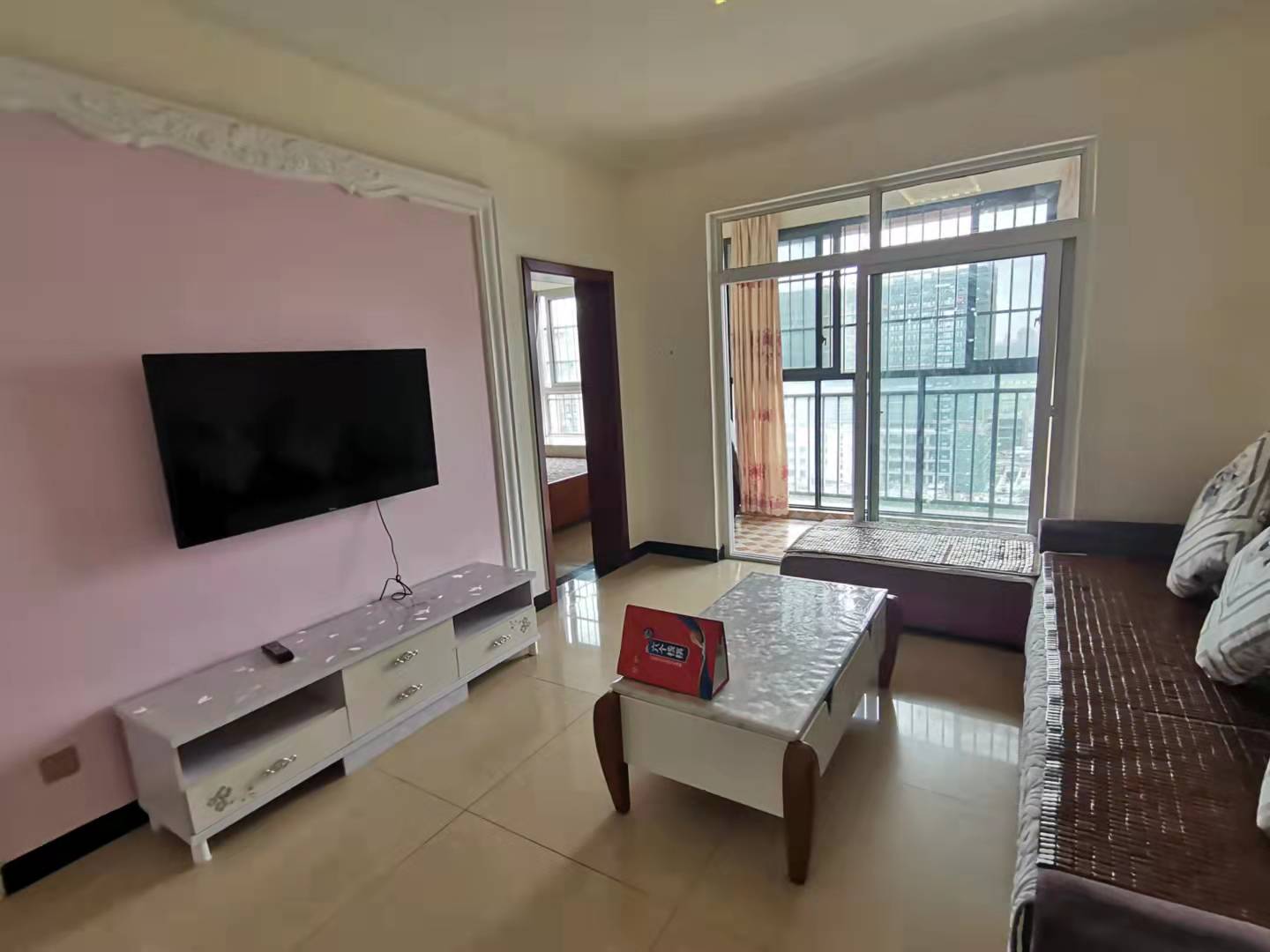 南湖春天 2室2厅1卫 2000.0元/月 南湖春天 2室2厅1卫 2000.0元/月室内图