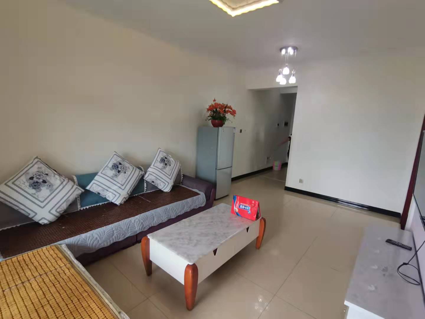 南湖春天 2室2厅1卫 2000.0元/月 南湖春天 2室2厅1卫 2000.0元/月室内图