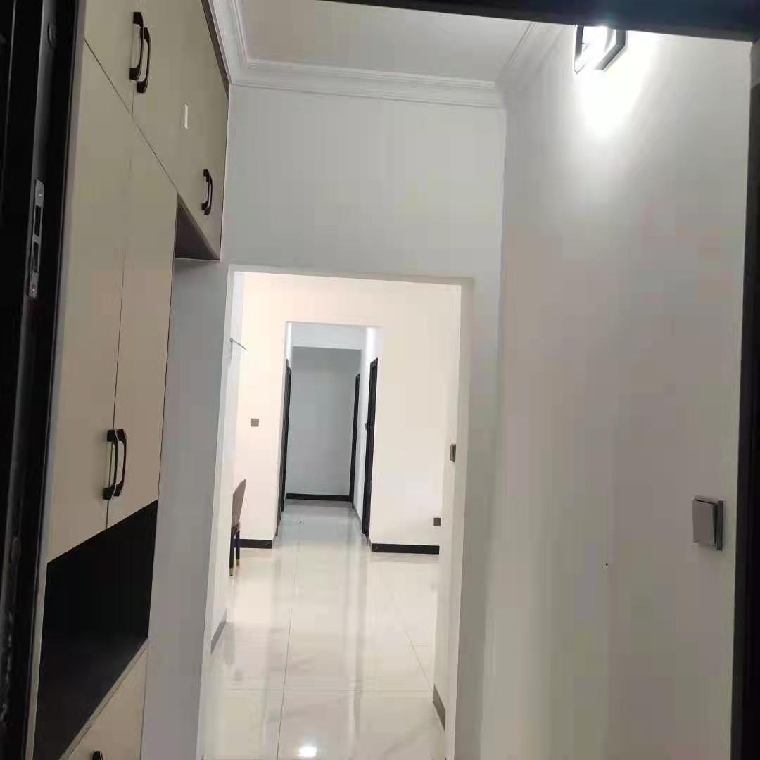 百弘学府城  3室2厅2卫    2280.0元/月 百弘学府城  3室2厅2卫    2280.0元/月室内图