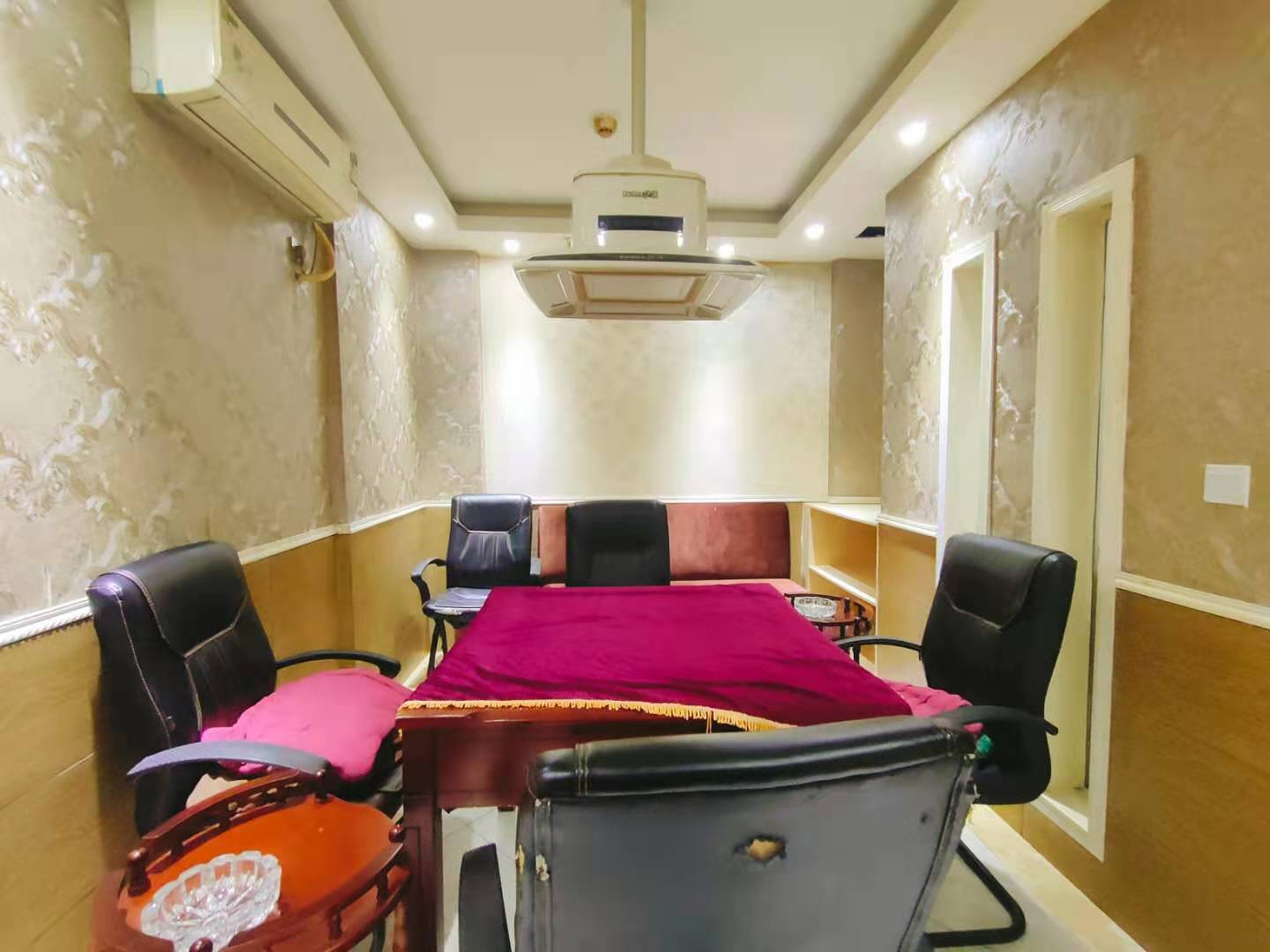 湘银二期世纪花园 1室1厅1卫 6600.0元/月 湘银二期世纪花园 1室1厅1卫 6600.0元/月室内图