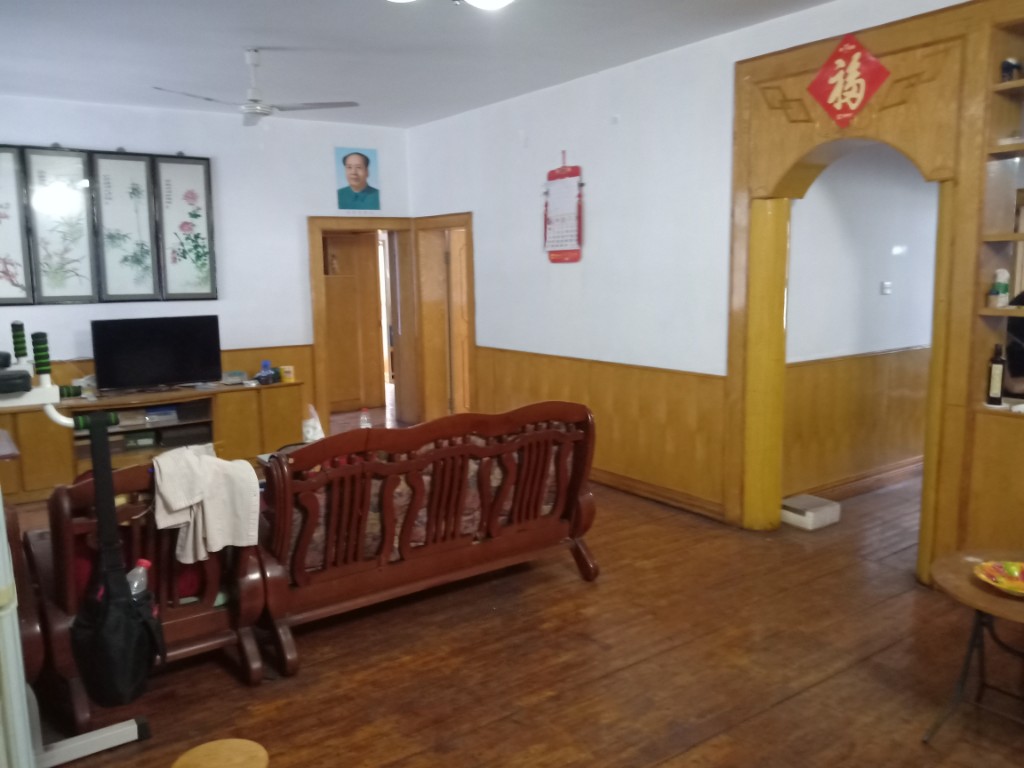 通发公寓  2室2厅1卫    1900.0元/月室内图1