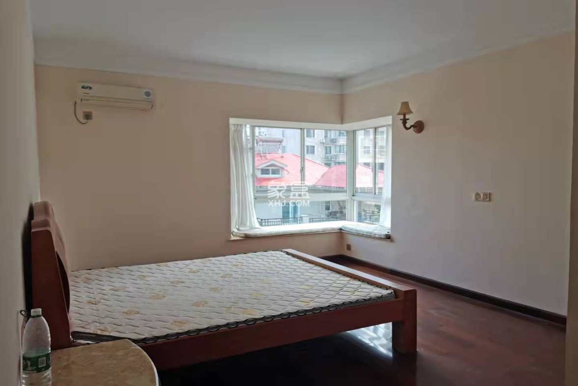 丽景雅苑  4室2厅2卫    98.8万 丽景雅苑  4室2厅2卫    98.8万卧室