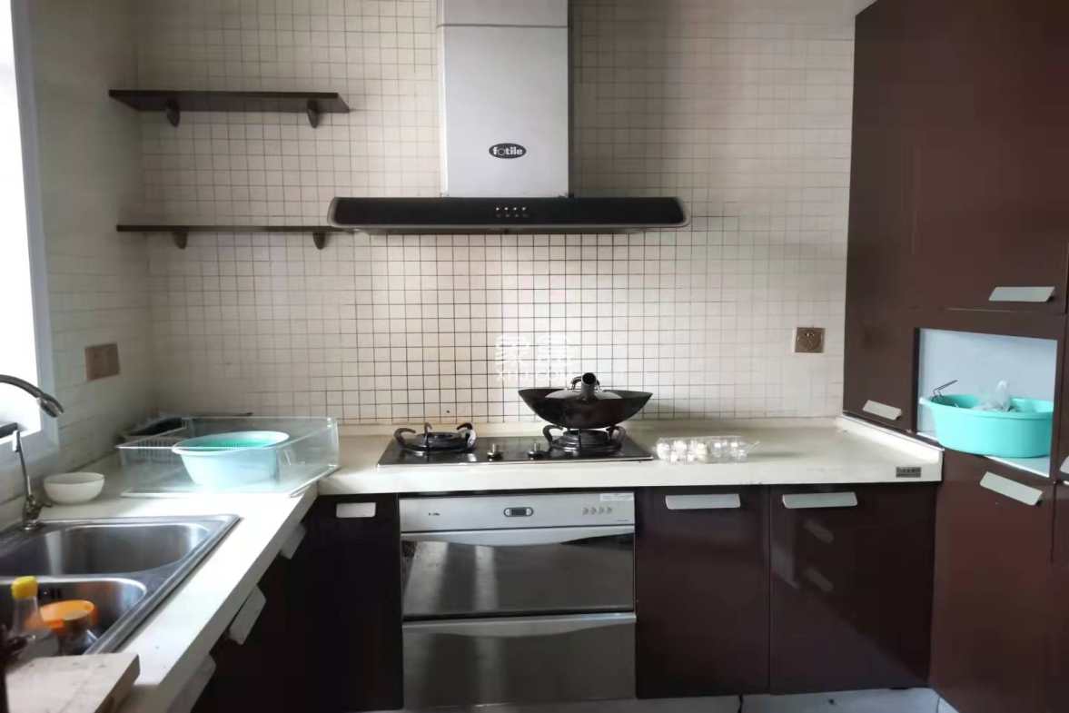 丽景雅苑  4室2厅2卫    98.8万 丽景雅苑  4室2厅2卫    98.8万厨房