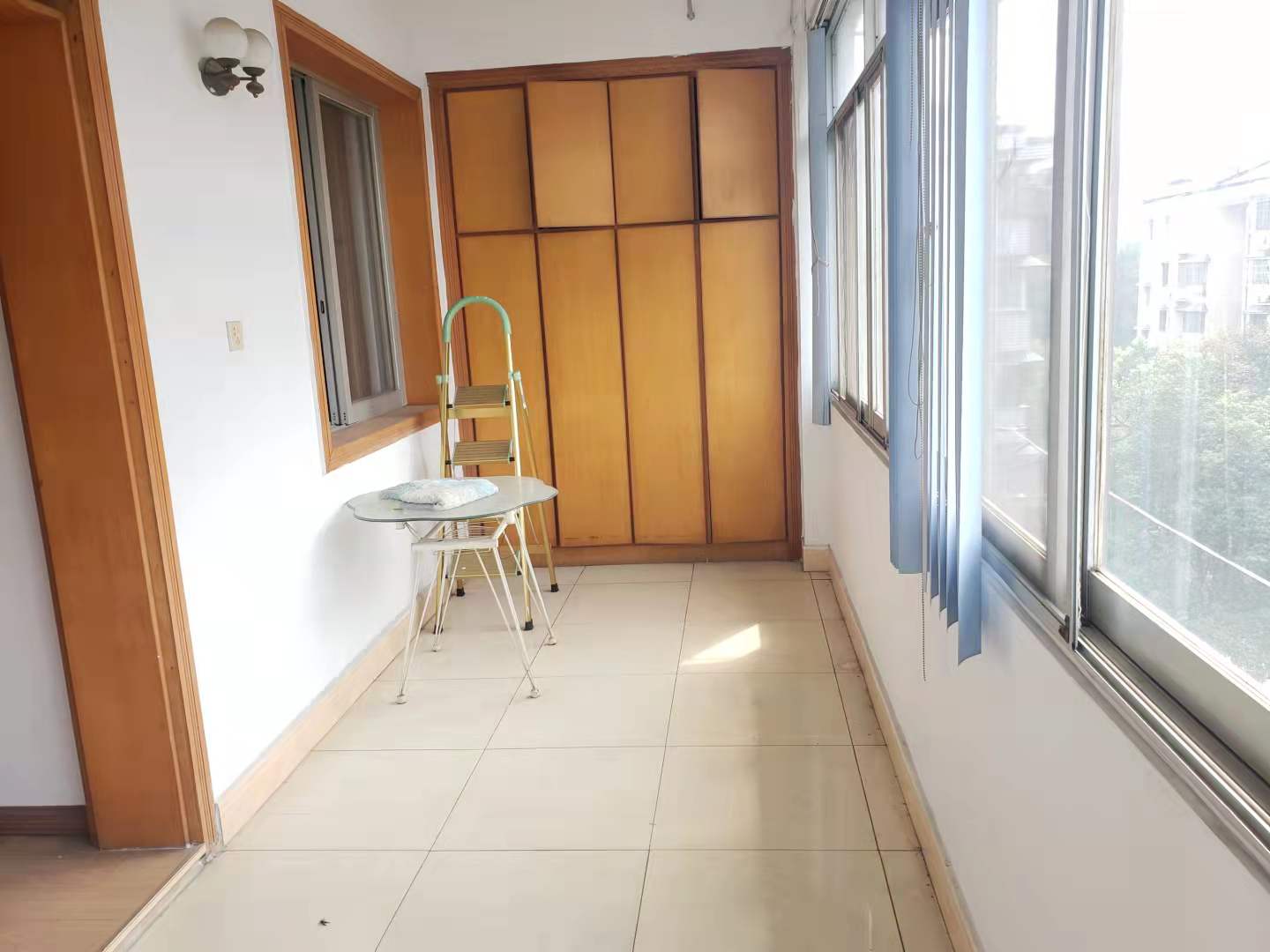 财苑小区(财政局1号宿舍)  3室2厅2卫    1200.0元/月 财苑小区(财政局1号宿舍)  3室2厅2卫    1200.0元/月室内图