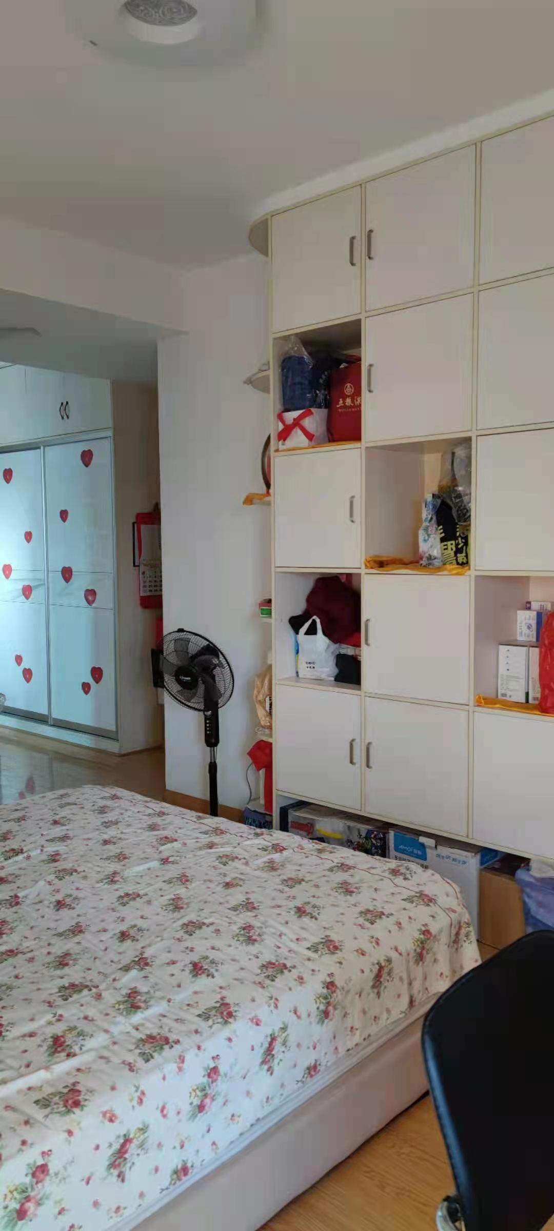 紫金名门 4室2厅2卫 83.8万 紫金名门 4室2厅2卫 83.8万客厅