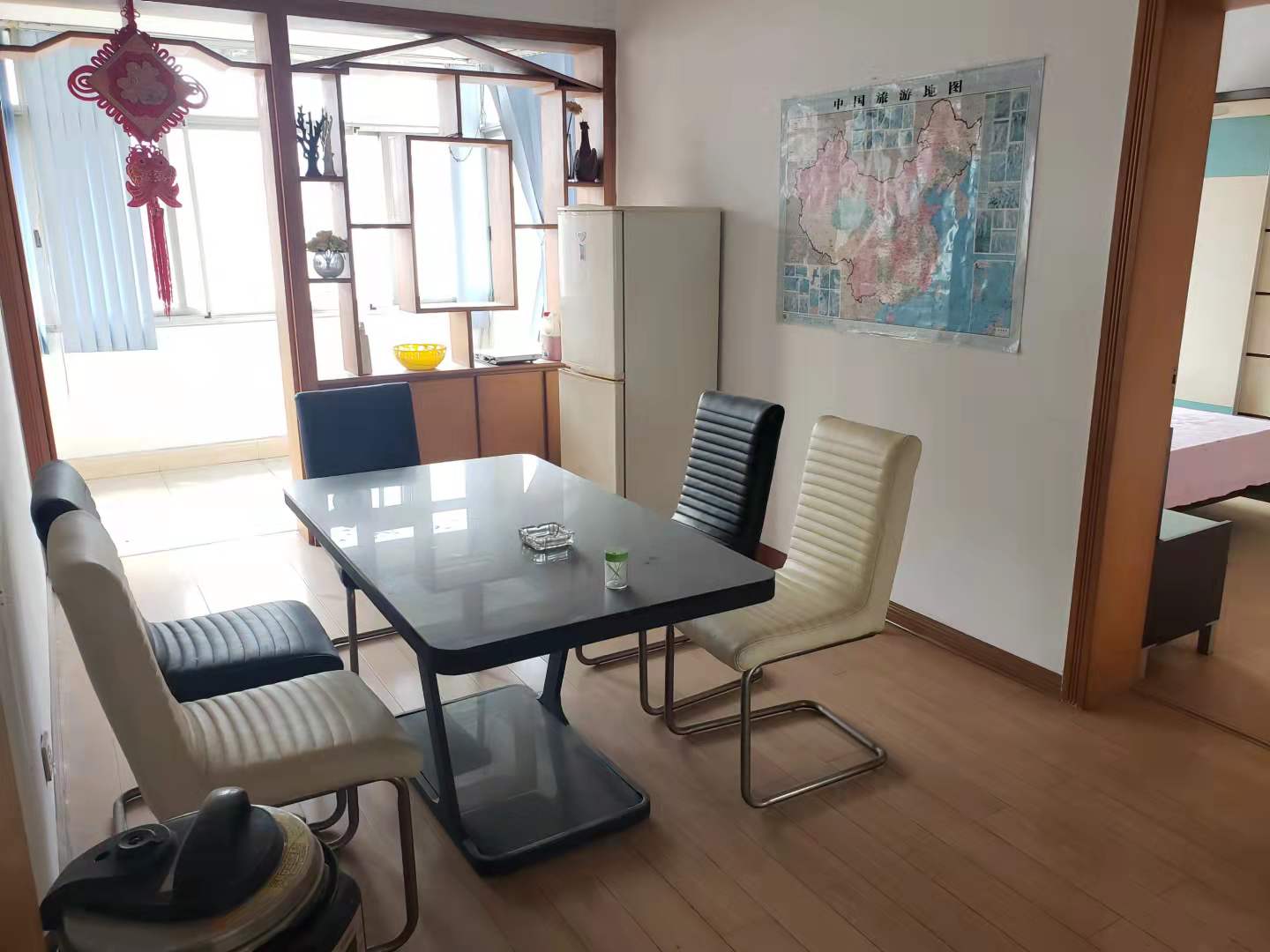 财苑小区(财政局1号宿舍)  3室2厅2卫    1200.0元/月 财苑小区(财政局1号宿舍)  3室2厅2卫    1200.0元/月室内图