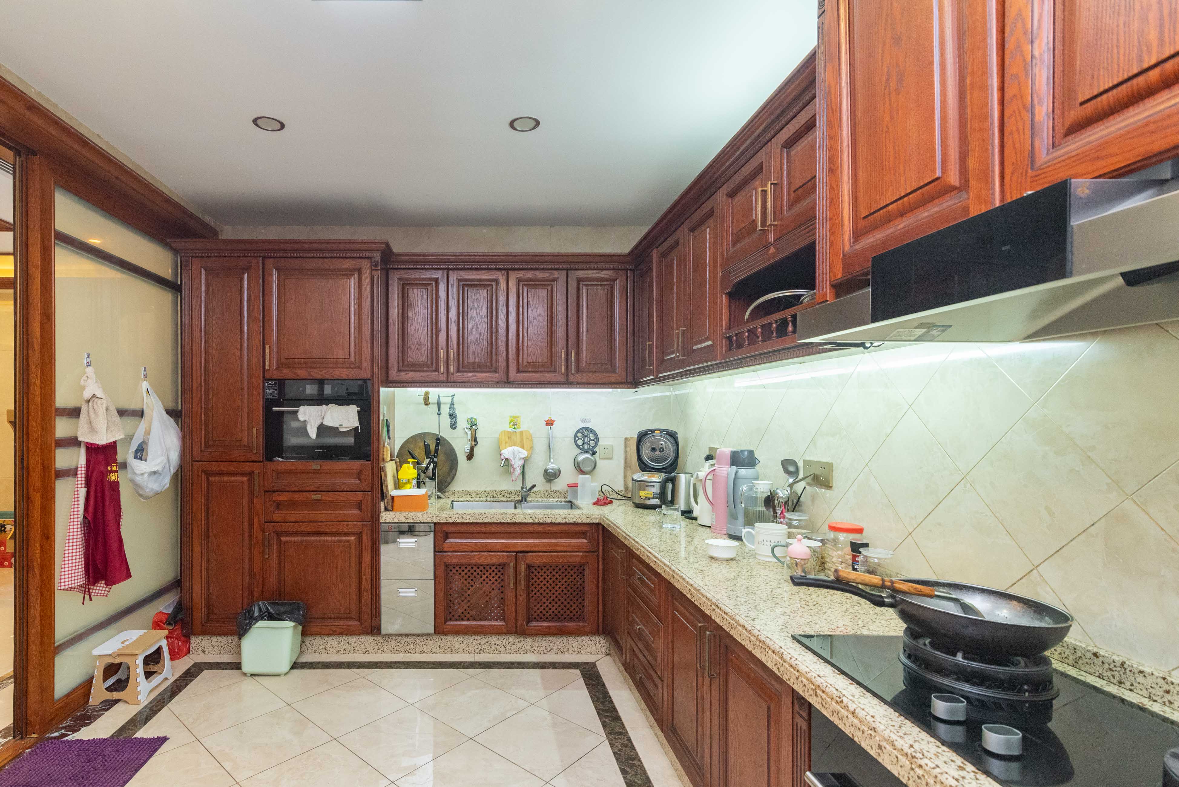 洪山翠园 10室4厅9卫 2680.0万 洪山翠园 10室4厅9卫 2680.0万厨房