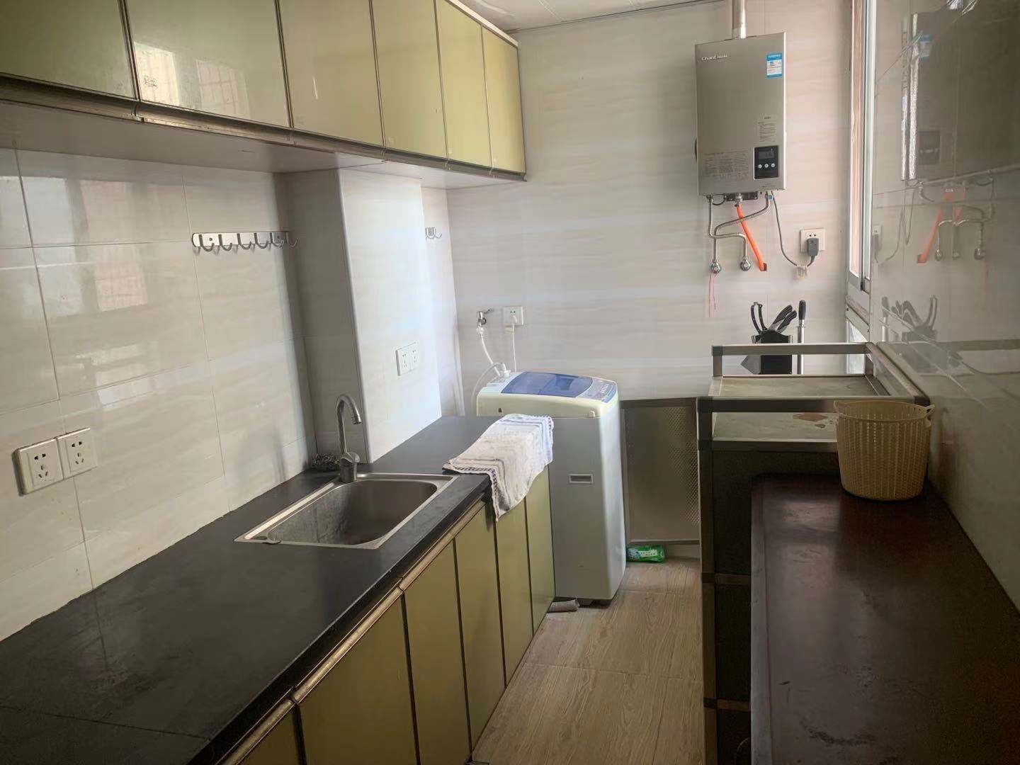 御笔华章  2室2厅1卫    1800.0元/月 御笔华章  2室2厅1卫    1800.0元/月室内图