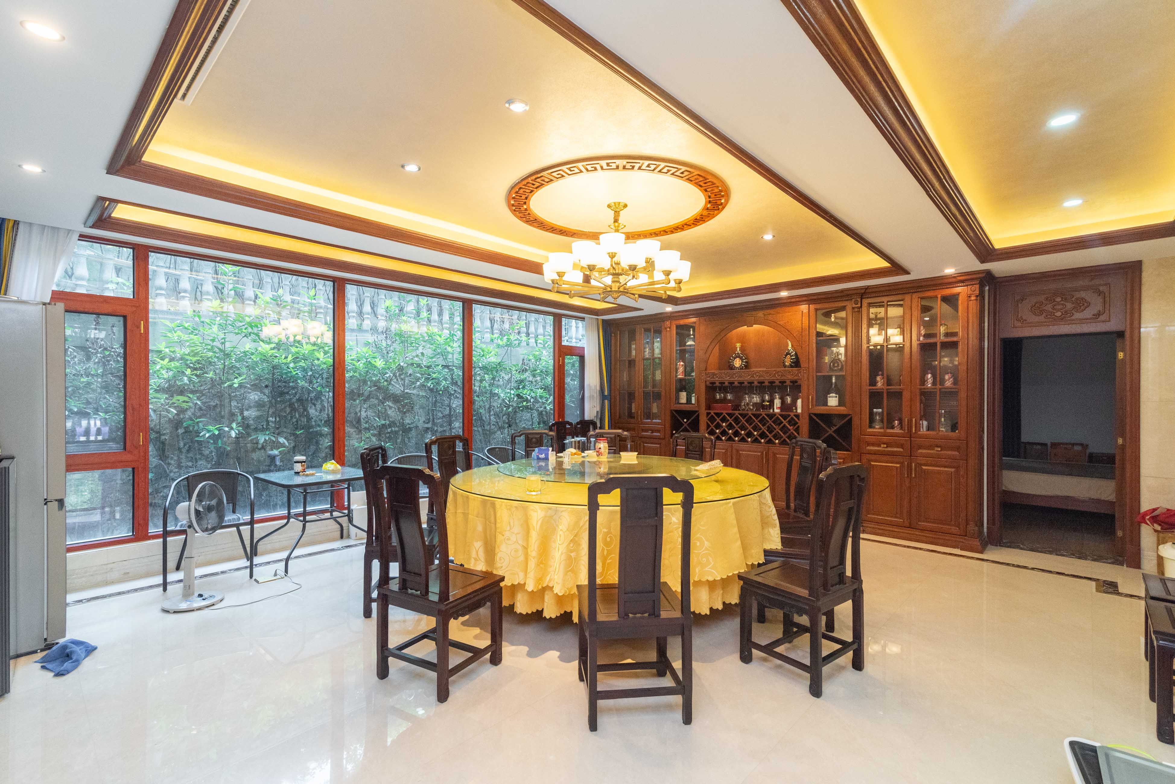 洪山翠园 10室4厅9卫 2680.0万 洪山翠园 10室4厅9卫 2680.0万客厅