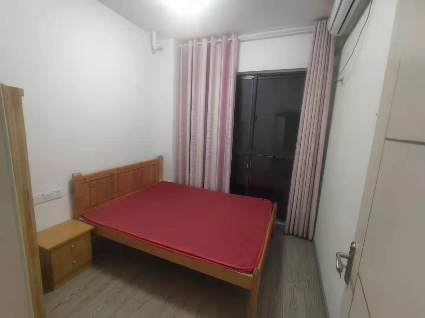 华银天际  3室1厅1卫    2000.0元/月室内图