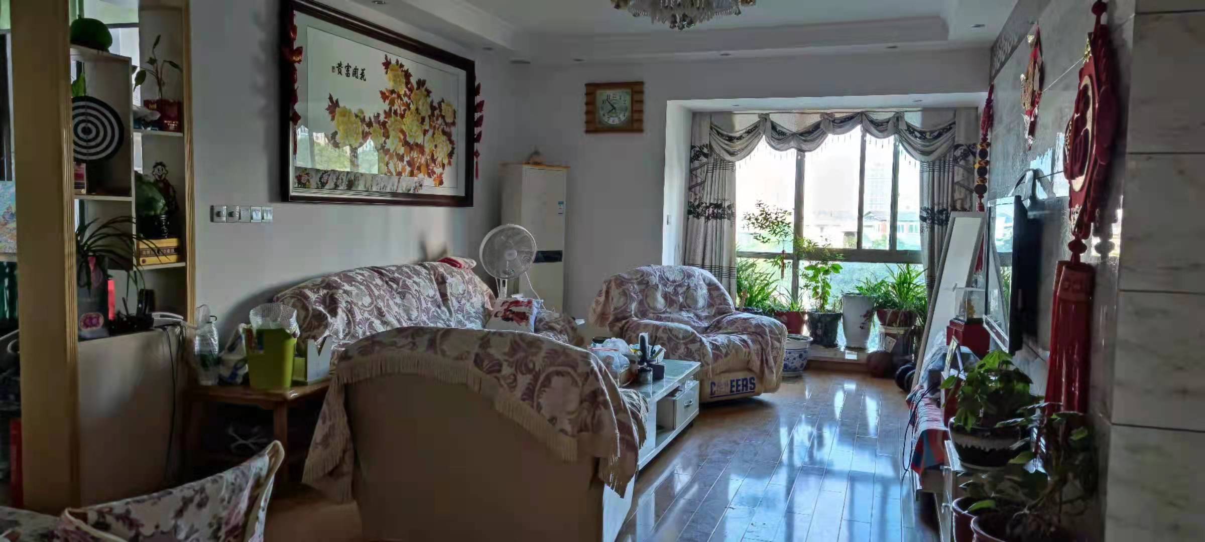 紫金名门 4室2厅2卫 83.8万 紫金名门 4室2厅2卫 83.8万客厅