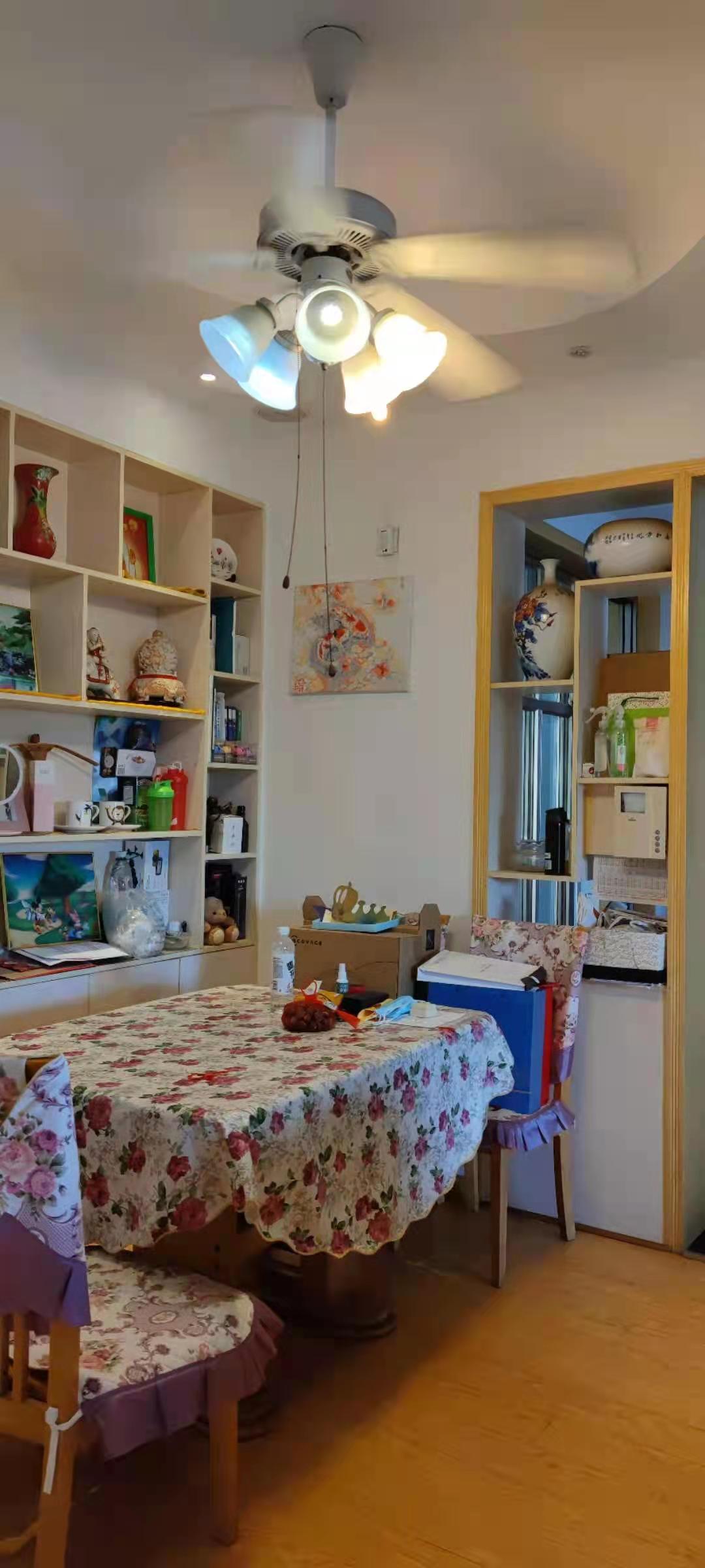 紫金名门 4室2厅2卫 83.8万 紫金名门 4室2厅2卫 83.8万客厅