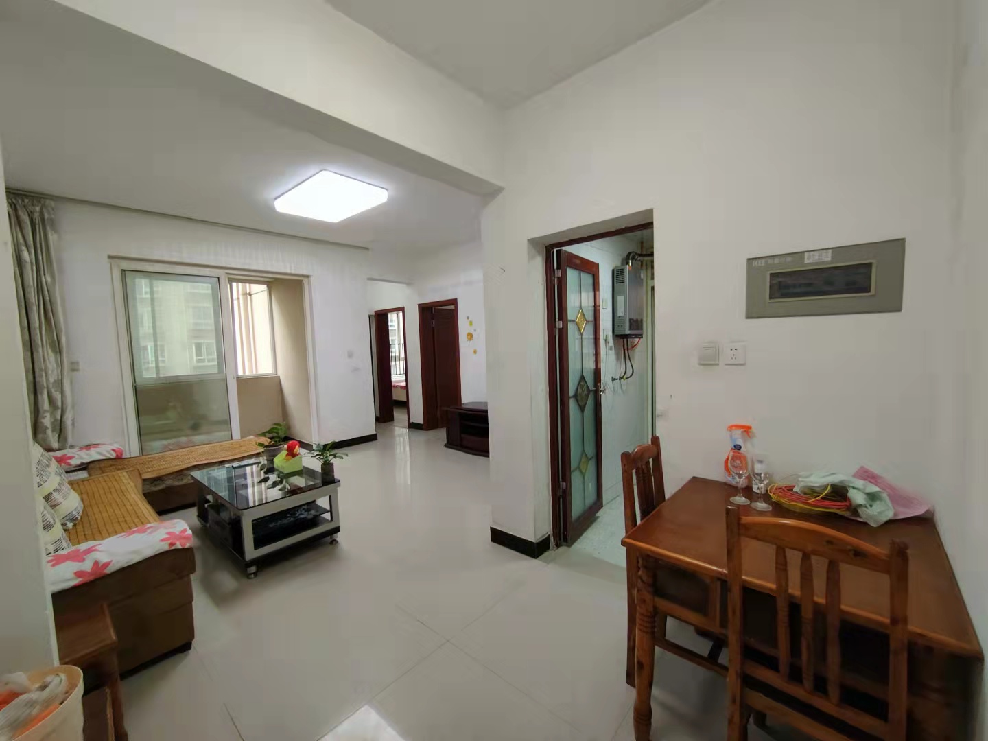 南湖锦苑 2室1厅1卫 1900.0元/月 南湖锦苑 2室1厅1卫 1900.0元/月室内图