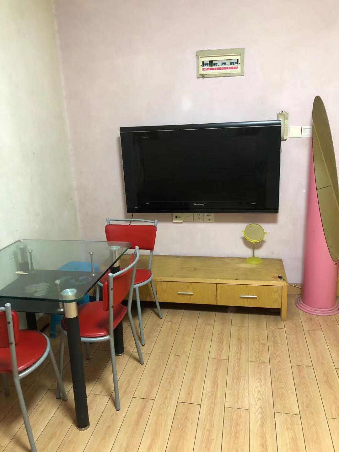 湘运小区金钩山路12号 2室1厅1卫 900.0元/月 湘运小区金钩山路12号 2室1厅1卫 900.0元/月小区图