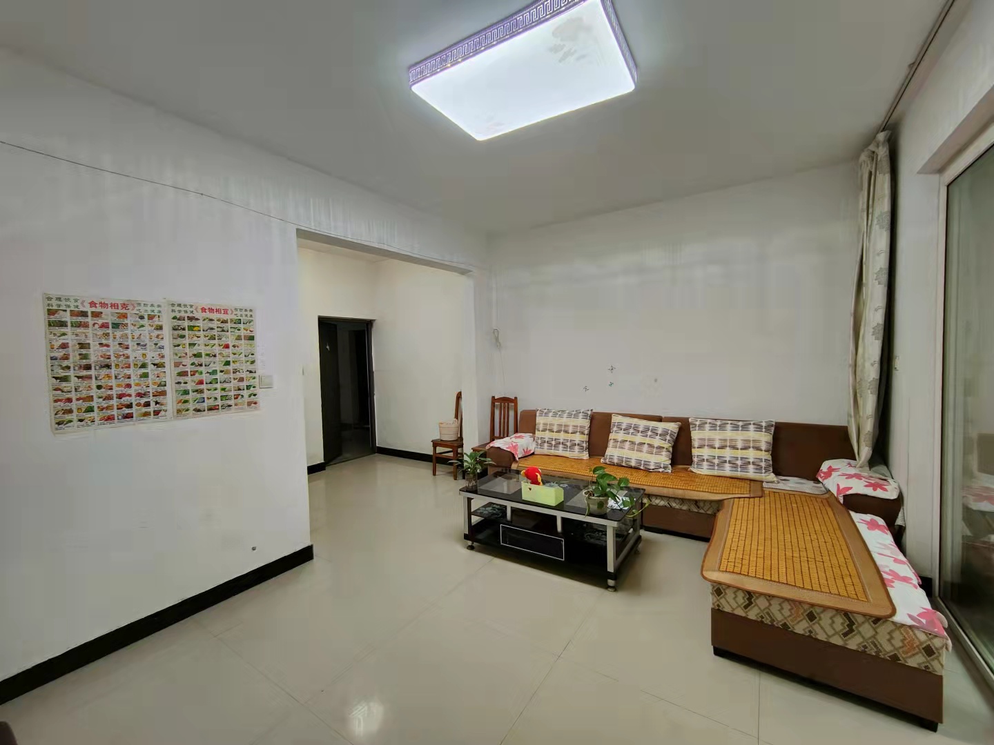 南湖锦苑 2室1厅1卫 1900.0元/月 南湖锦苑 2室1厅1卫 1900.0元/月室内图