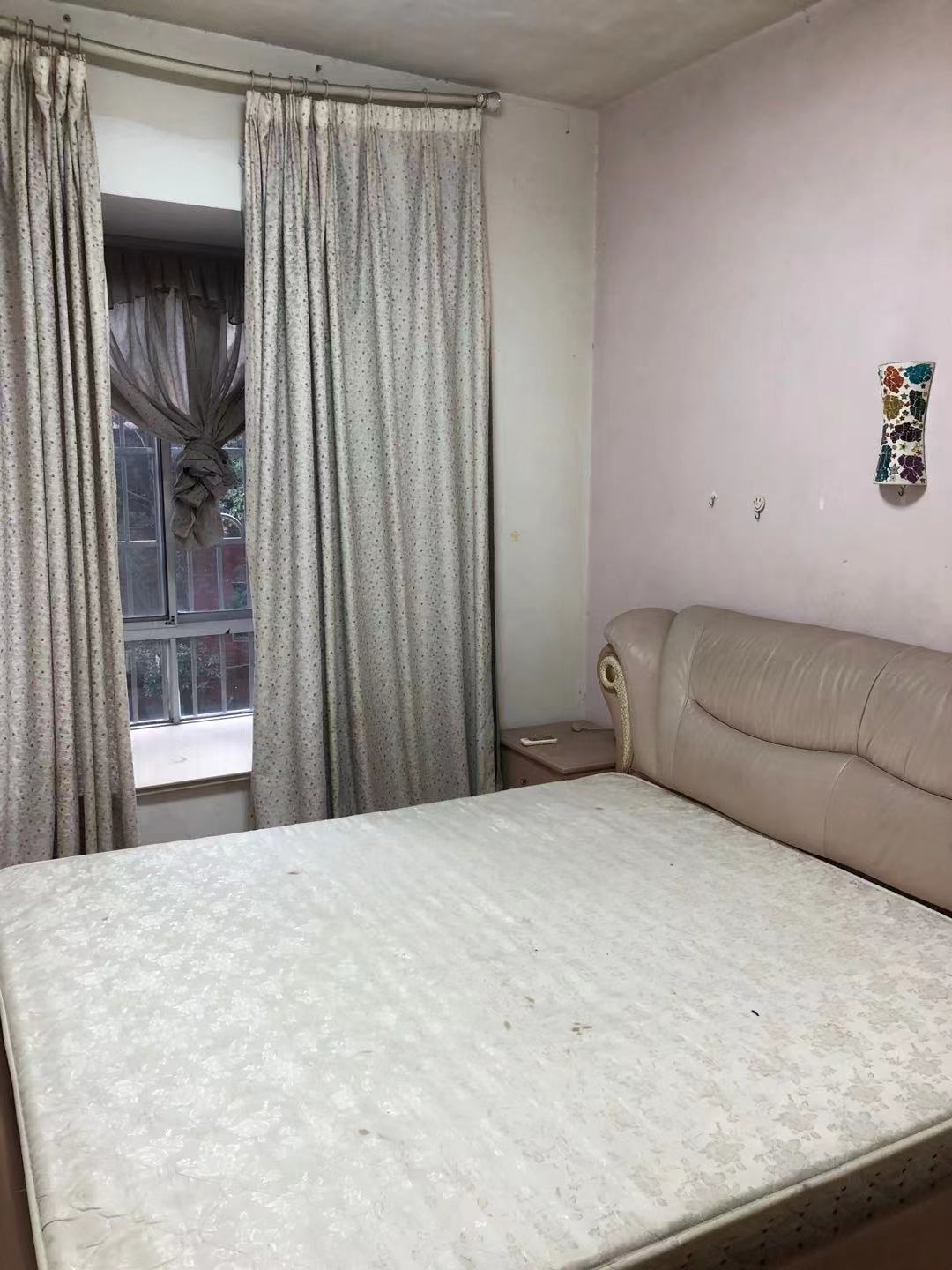 湘运小区金钩山路12号 2室1厅1卫 900.0元/月 湘运小区金钩山路12号 2室1厅1卫 900.0元/月室内图