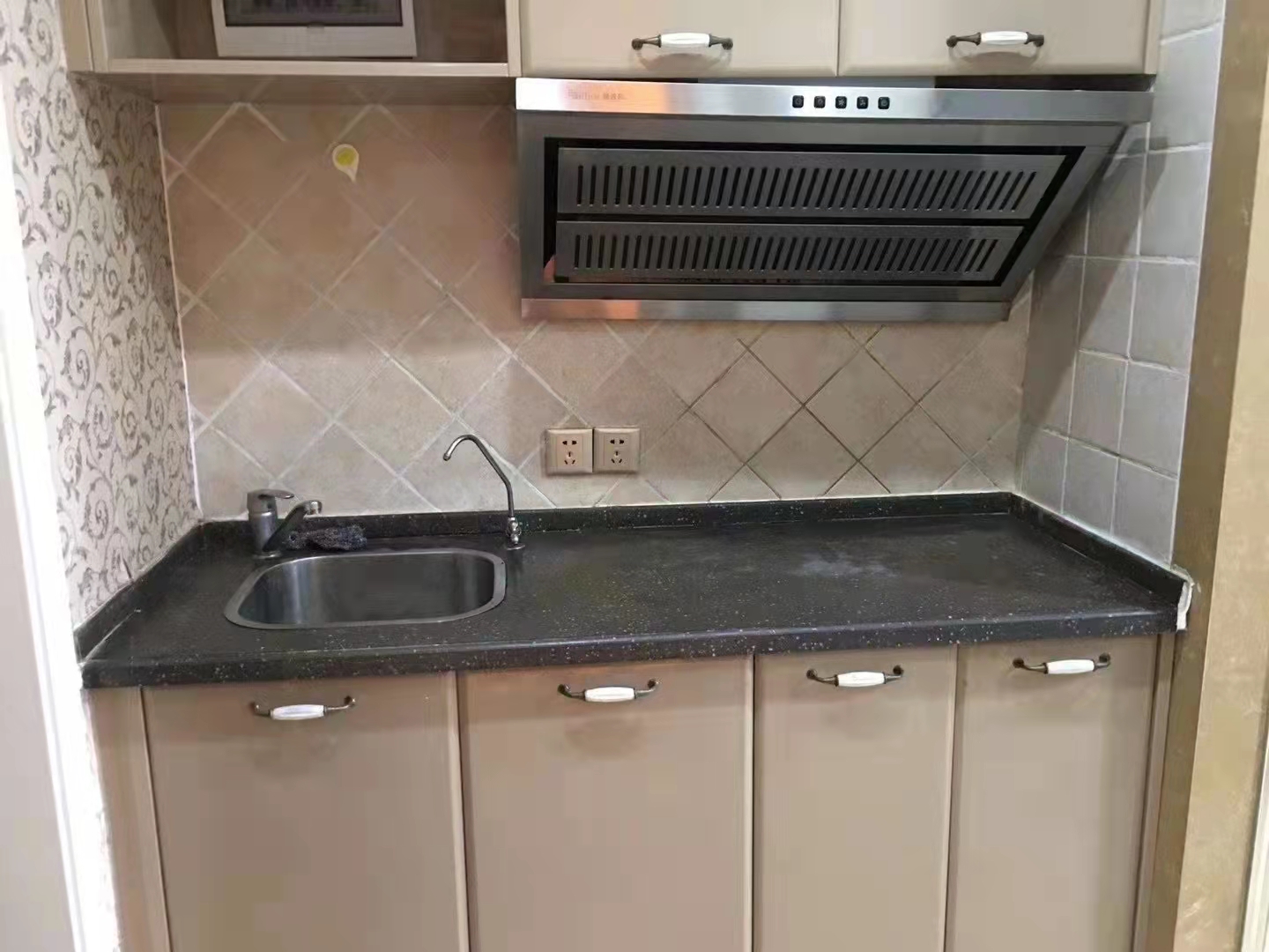 万豪城市花园 1室1厅1卫 1300.0元/月 万豪城市花园 1室1厅1卫 1300.0元/月室内图